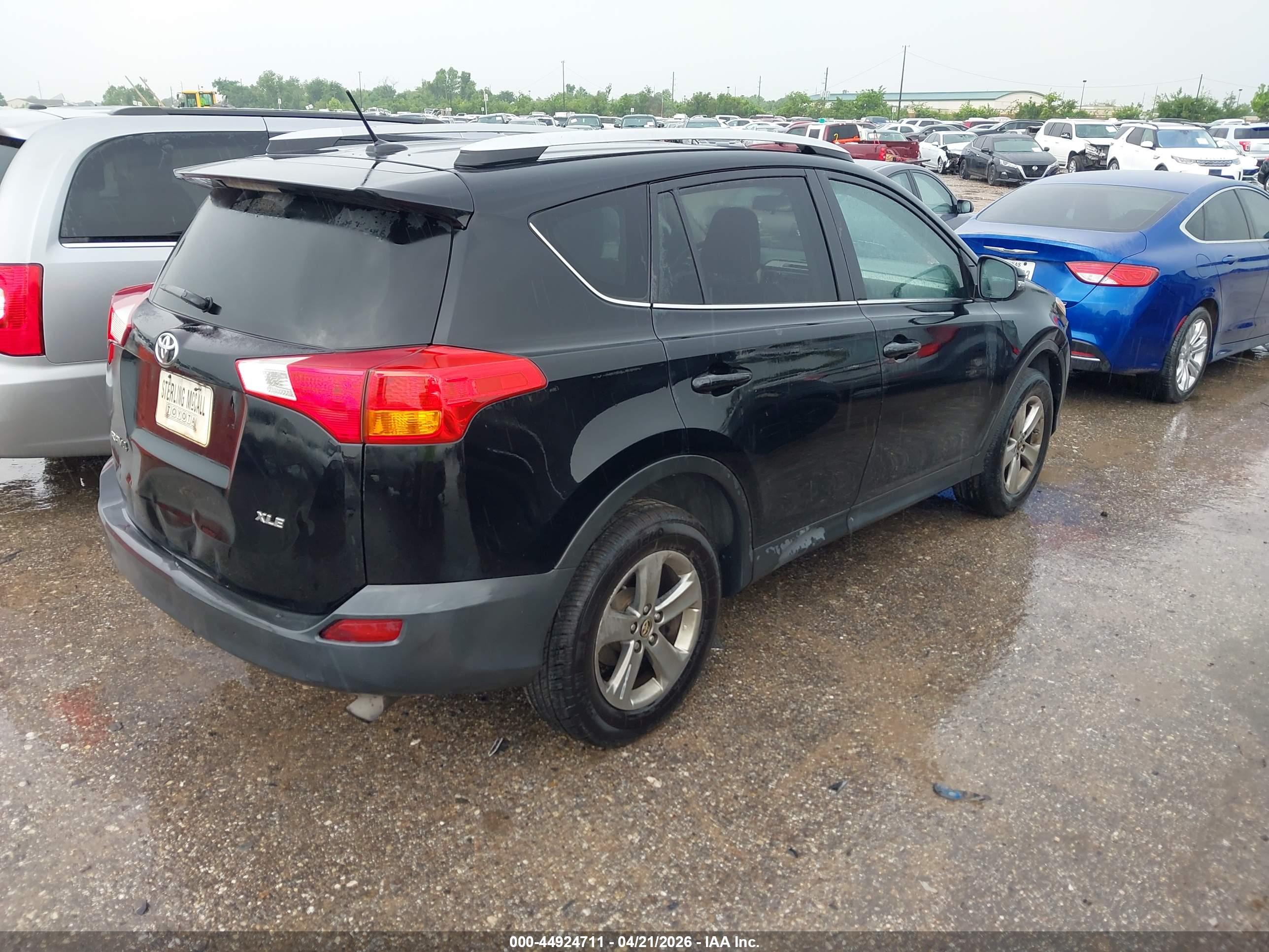 TOYOTA RAV4 image 4