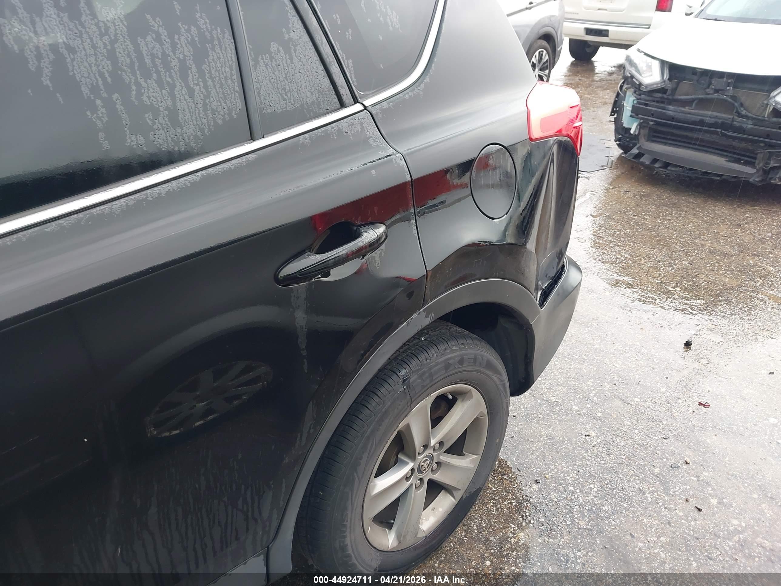 TOYOTA RAV4 image 6