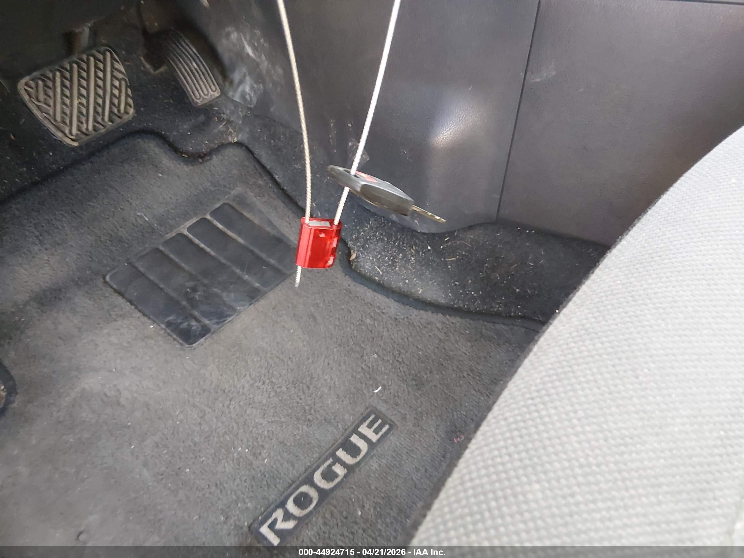 NISSAN ROGUE image 11