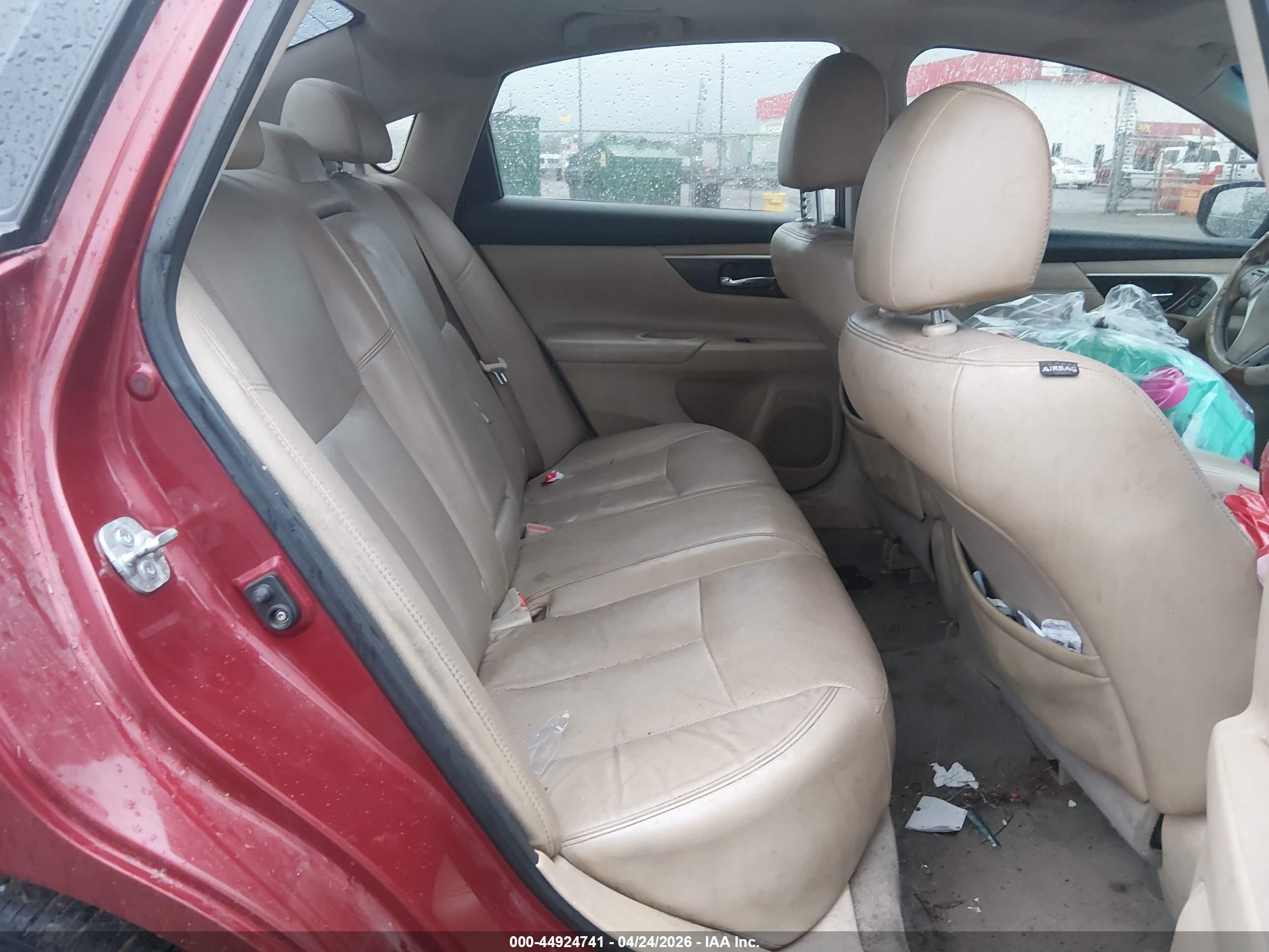NISSAN ALTIMA image 8