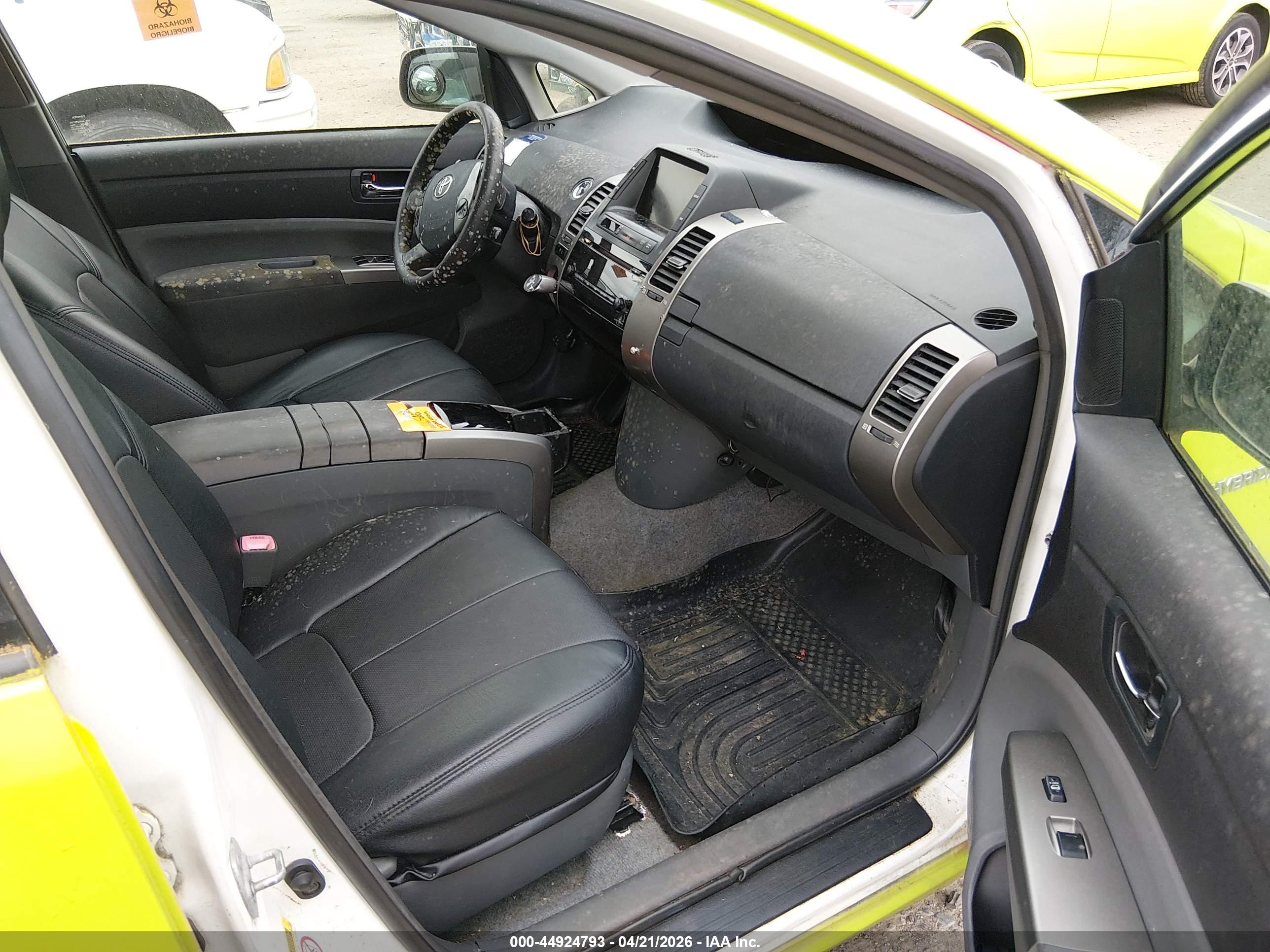 TOYOTA PRIUS image 5