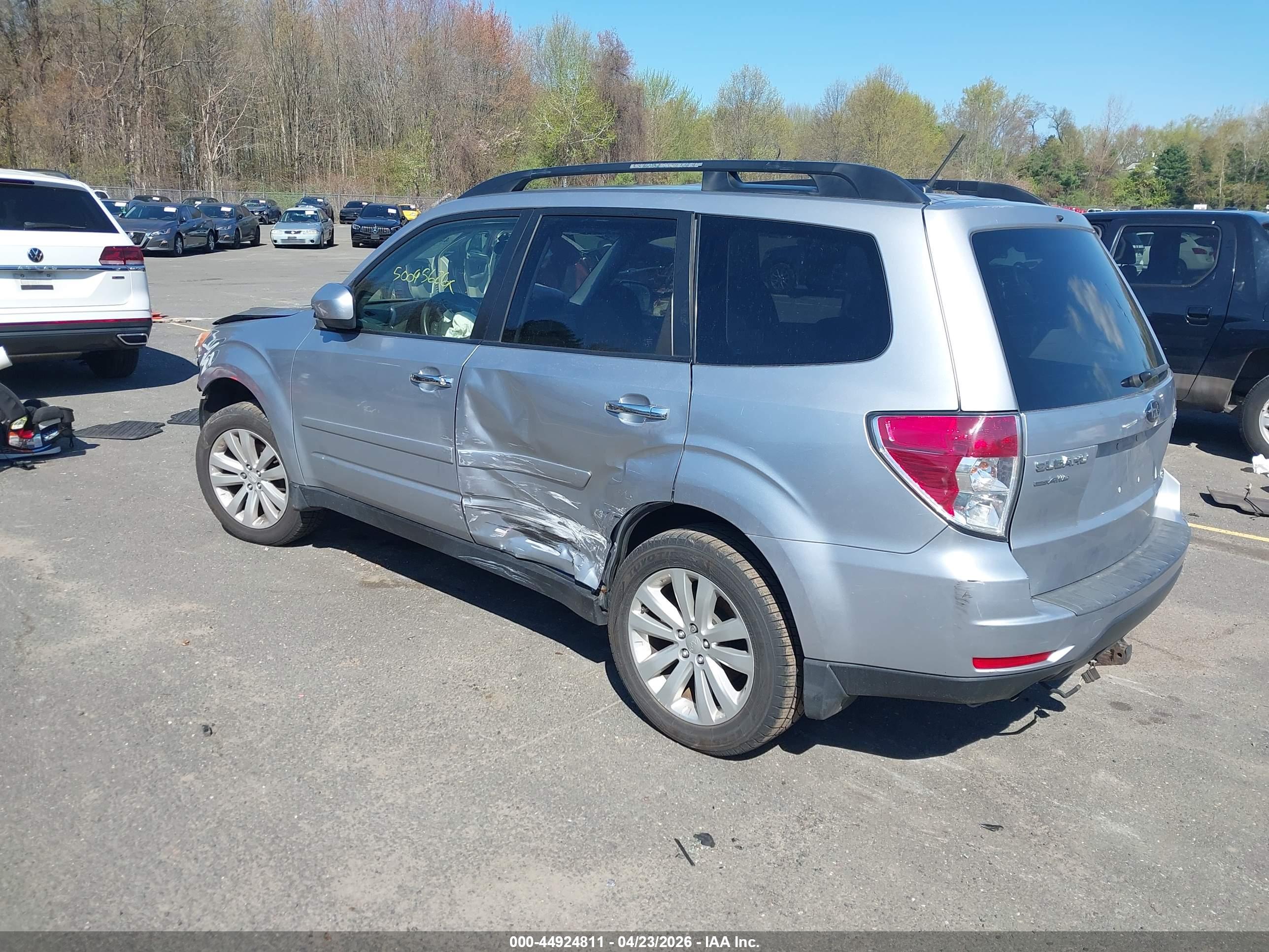 SUBARU FORESTER image 3