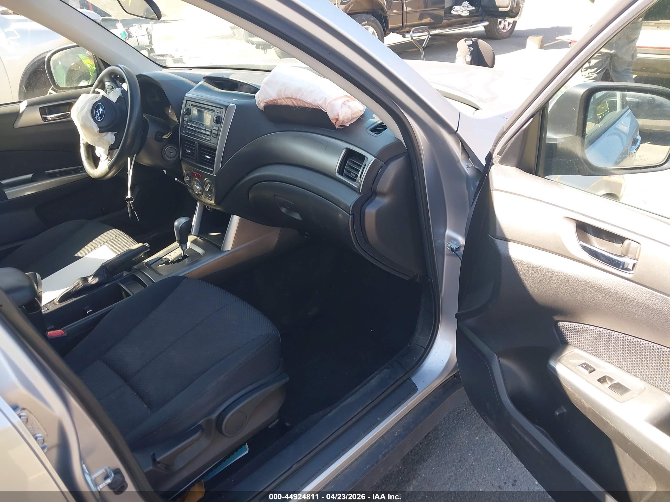 SUBARU FORESTER image 5