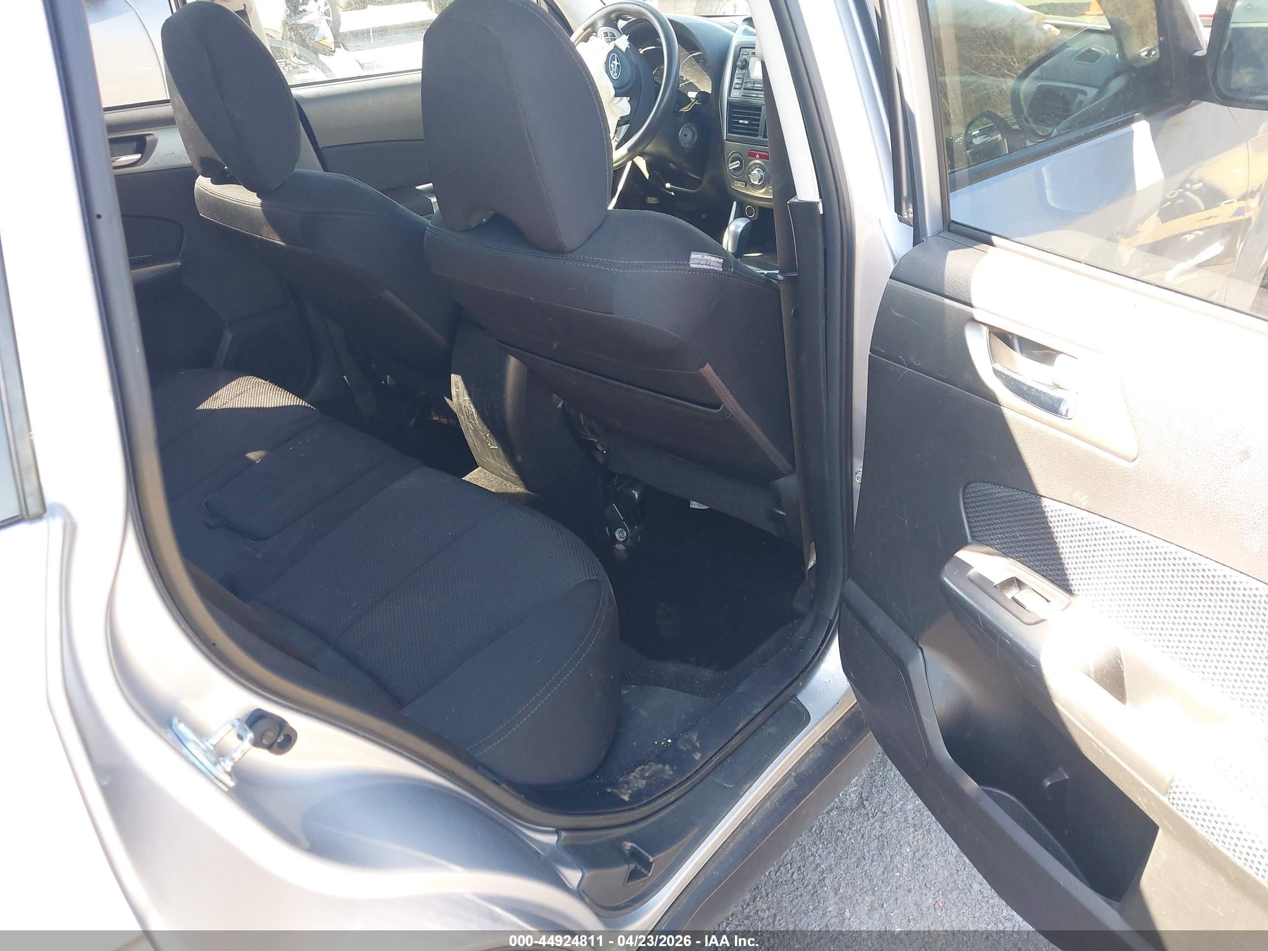 SUBARU FORESTER image 8