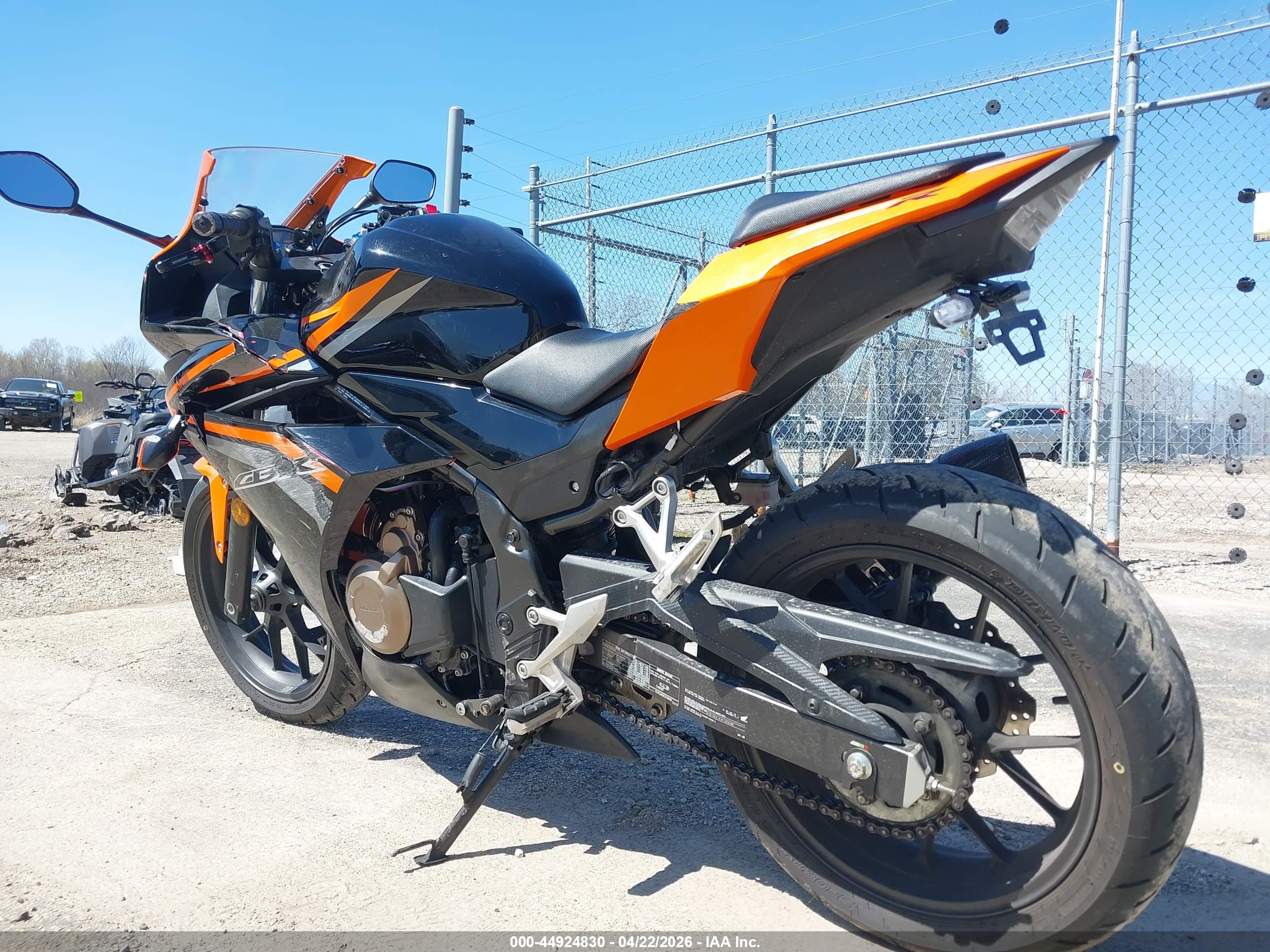 HONDA CBR500 image 3
