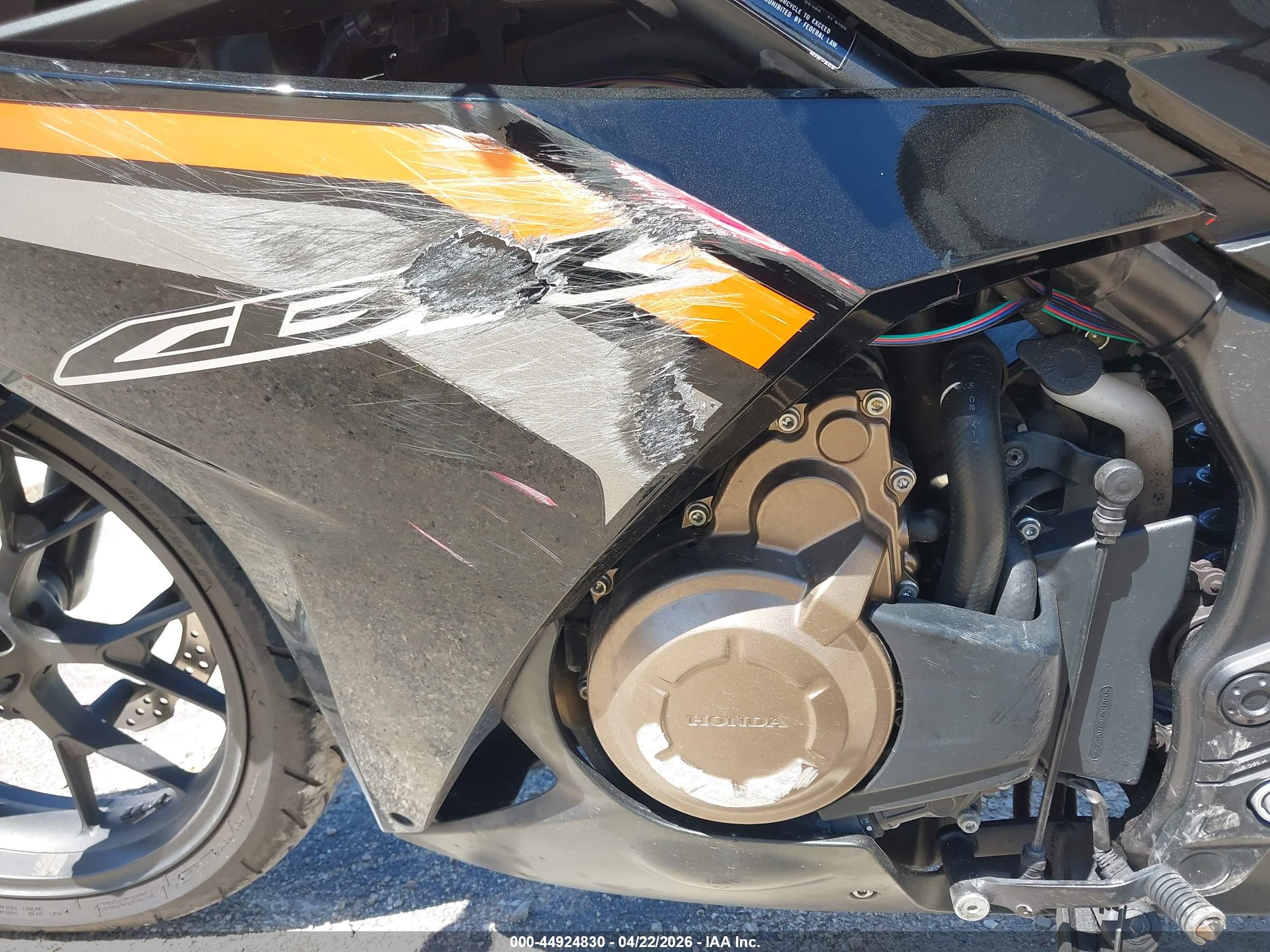 HONDA CBR500 image 9