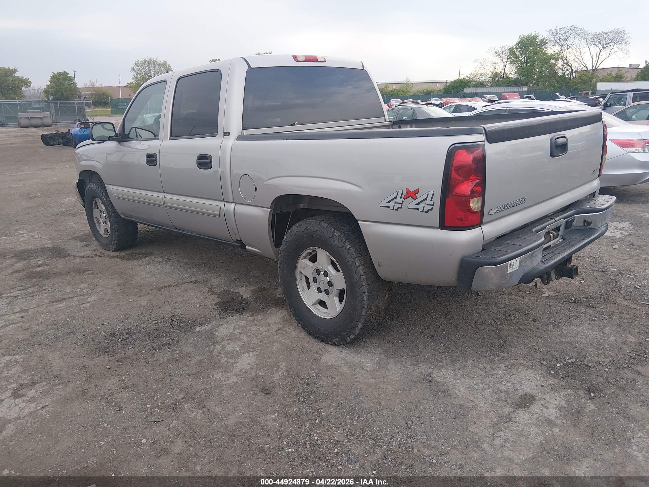 CHEVROLET SILVERADO image 3