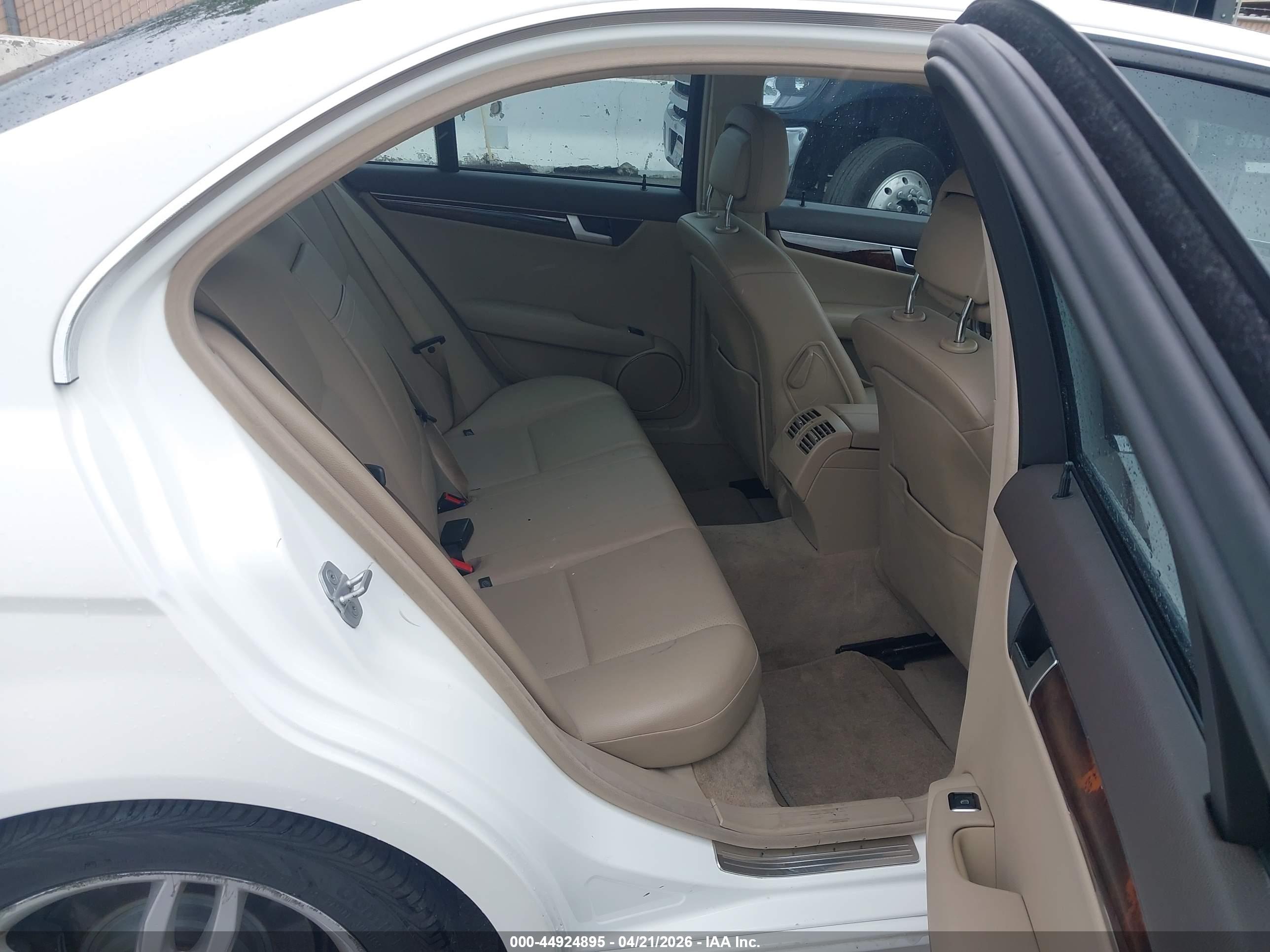 MERCEDES-BENZ C image 8