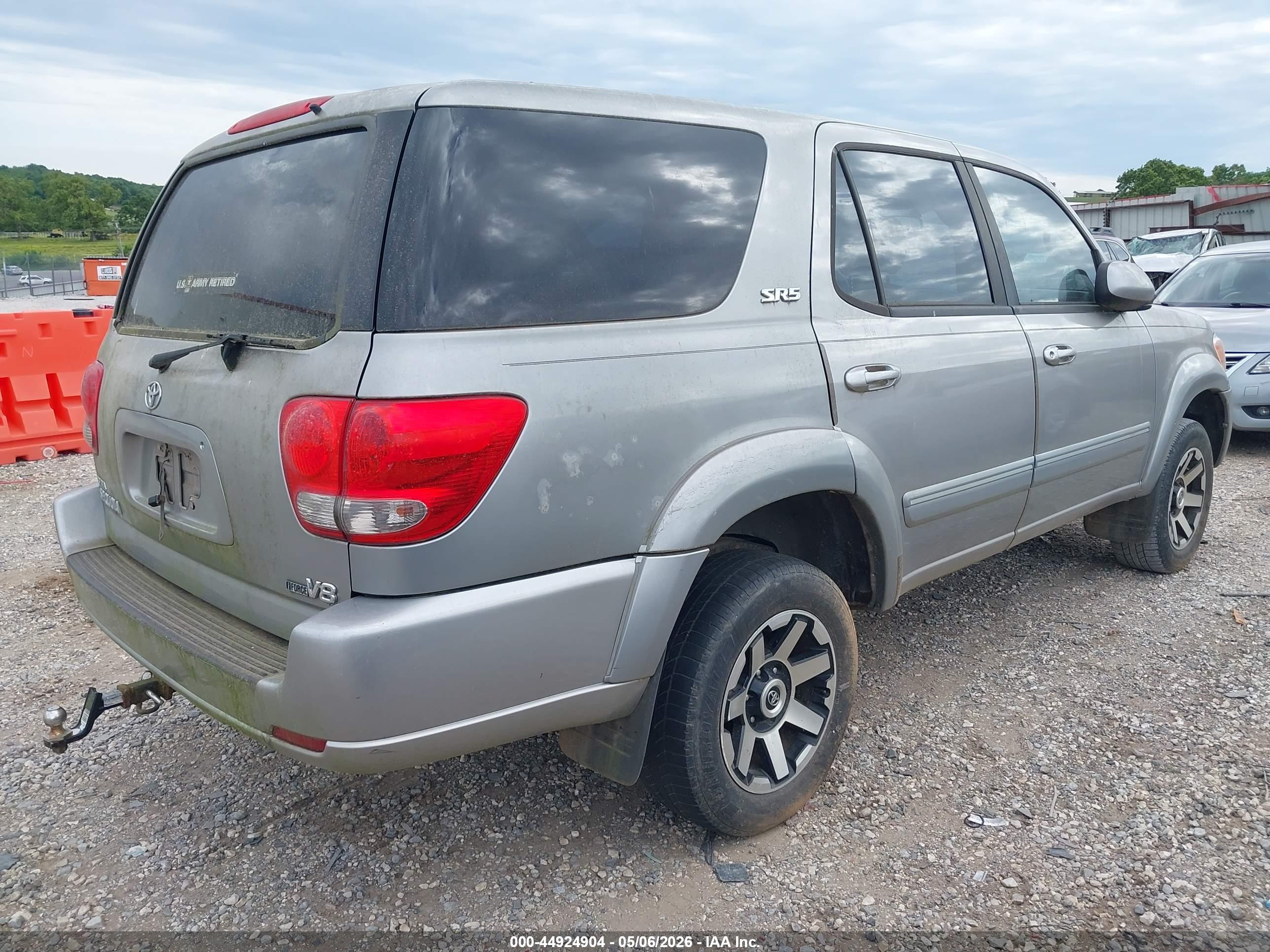 TOYOTA SEQUOIA image 4