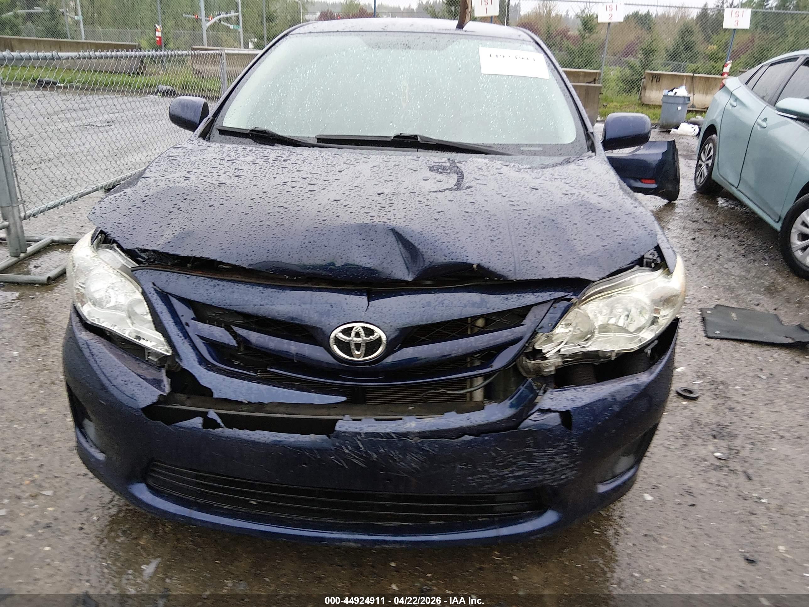 TOYOTA COROLLA image 6
