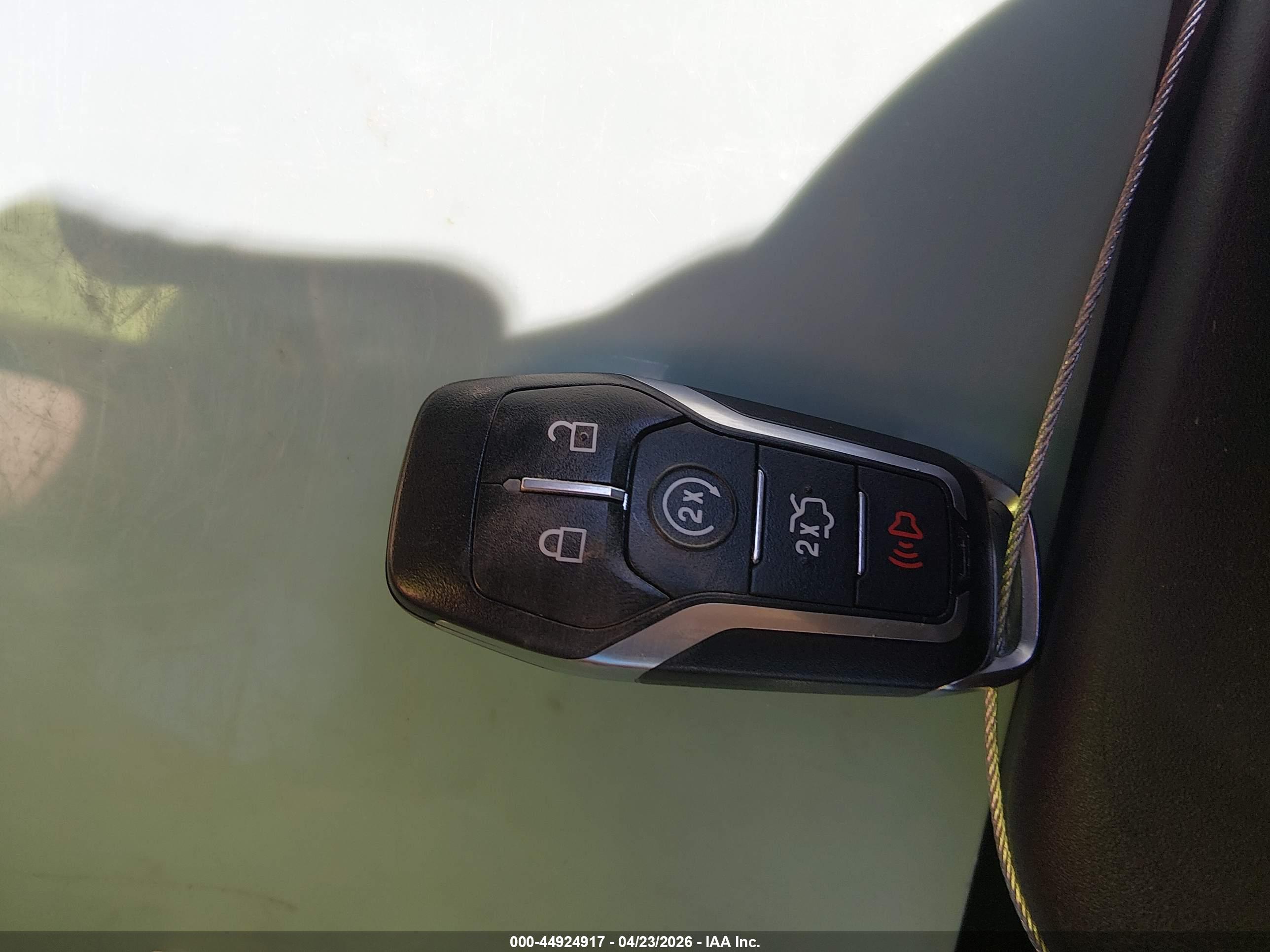 FORD FUSION image 11