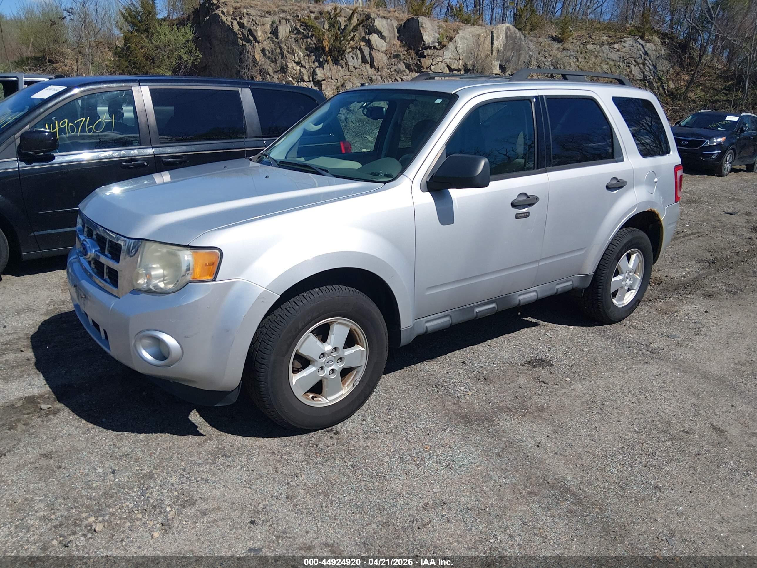FORD ESCAPE image 2