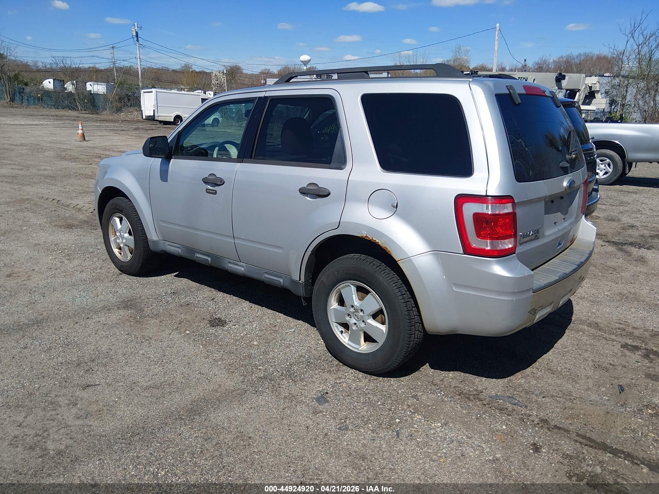 FORD ESCAPE image 3