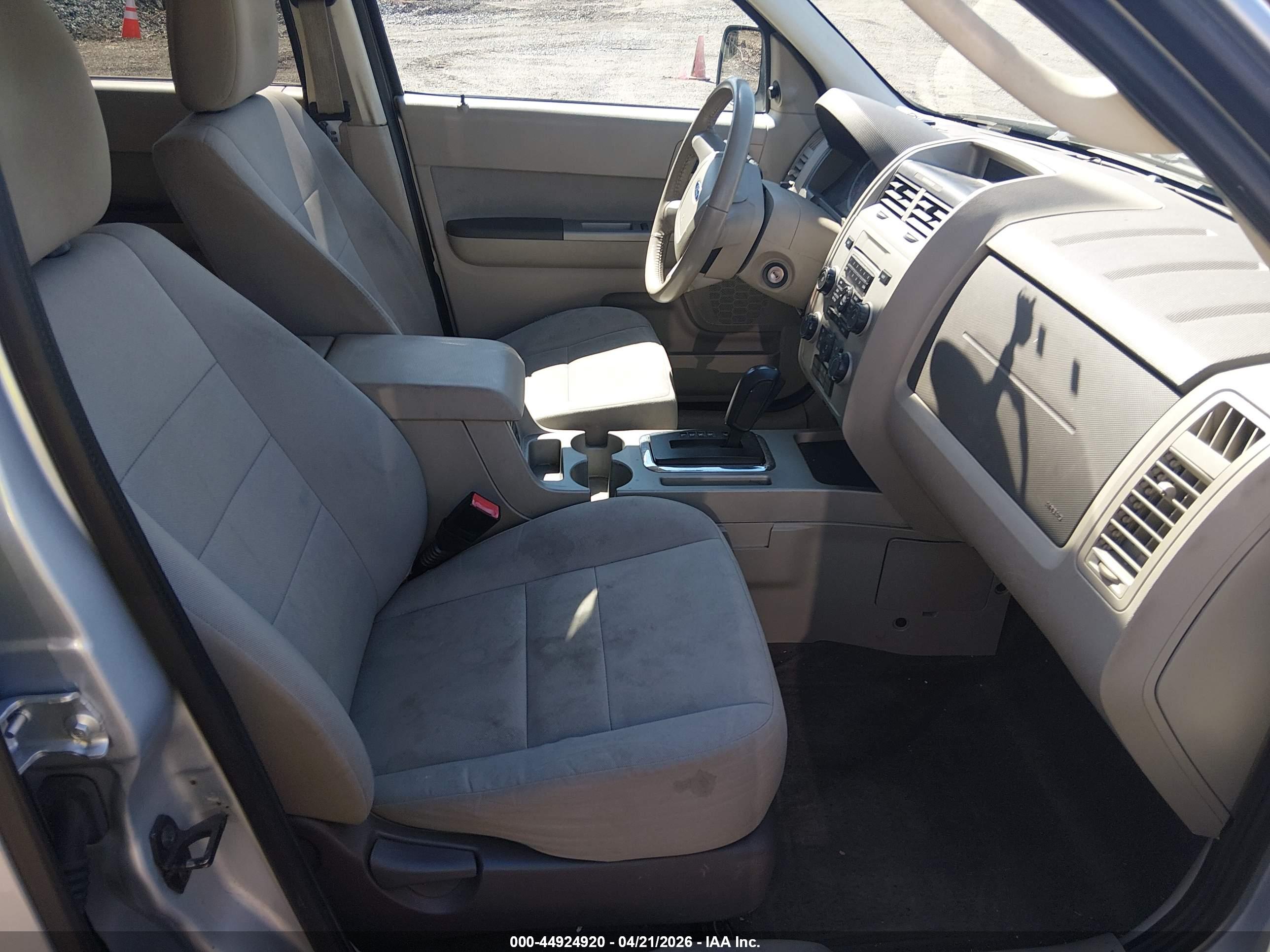 FORD ESCAPE image 5