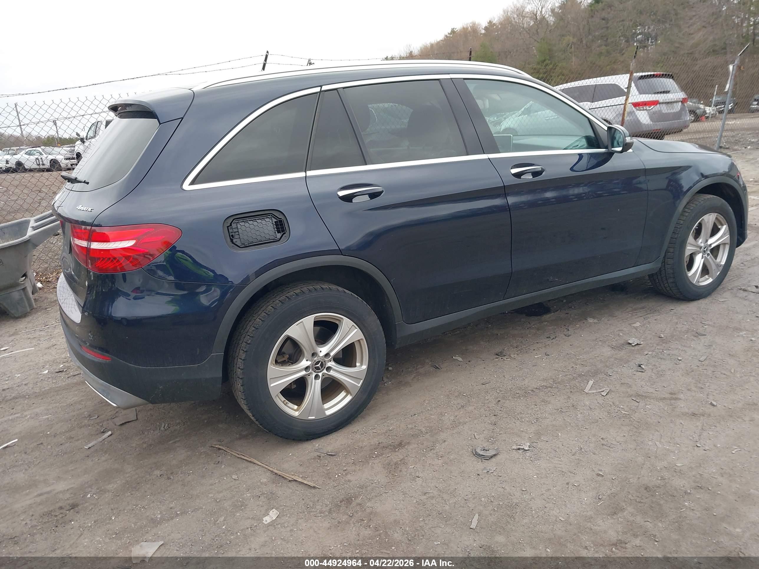 MERCEDES-BENZ GLC image 4