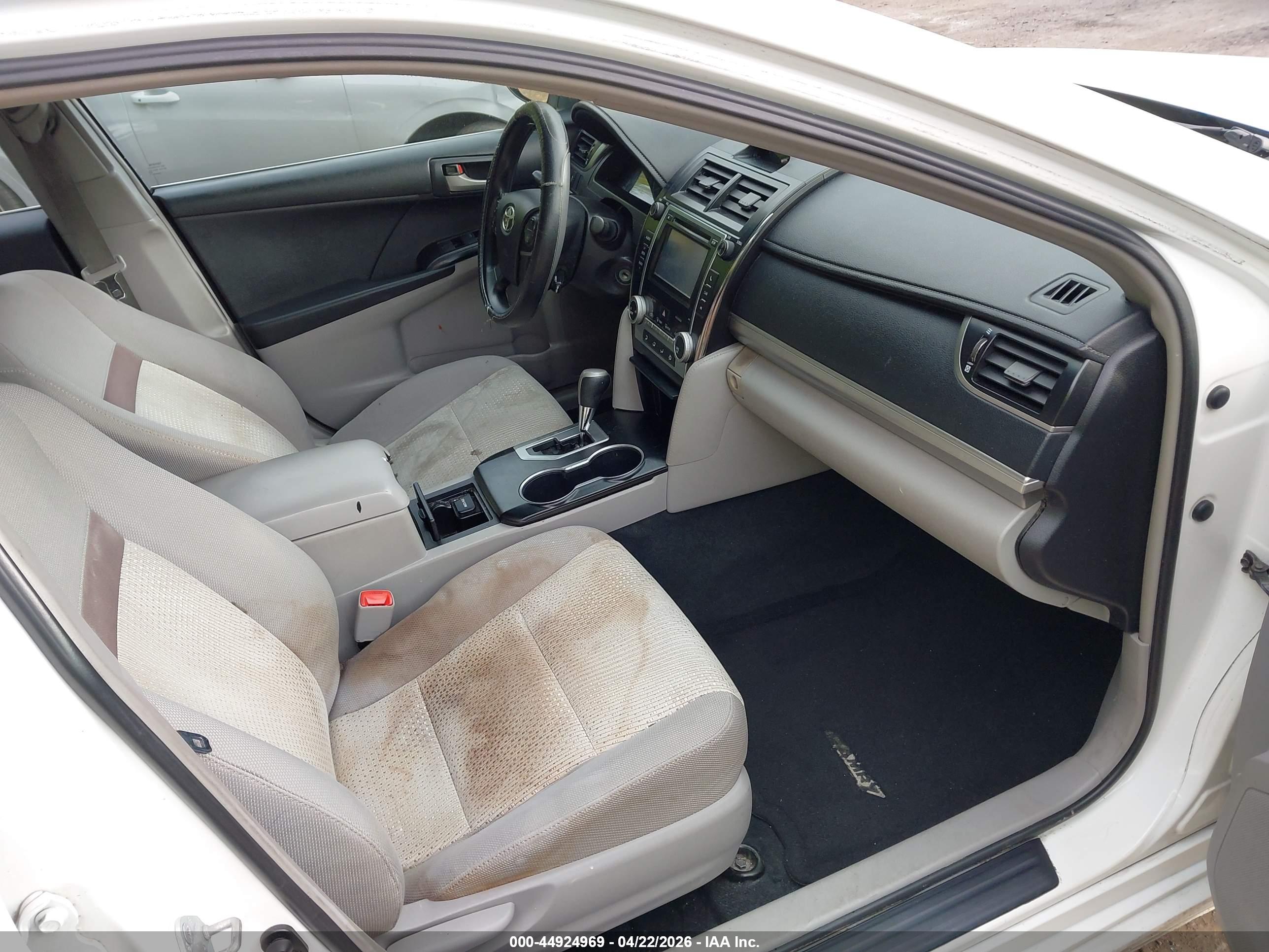 TOYOTA CAMRY image 5