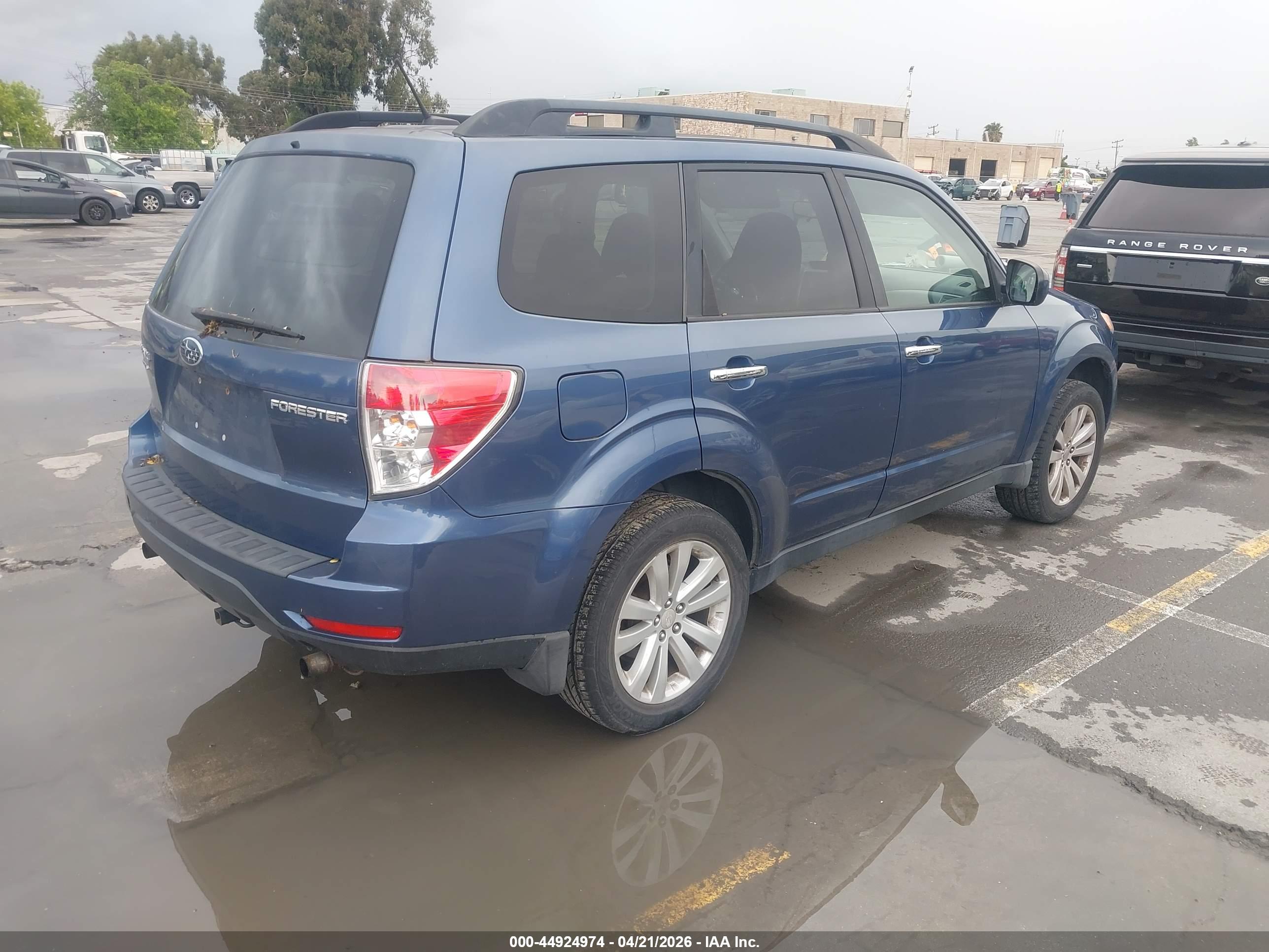 SUBARU FORESTER image 4