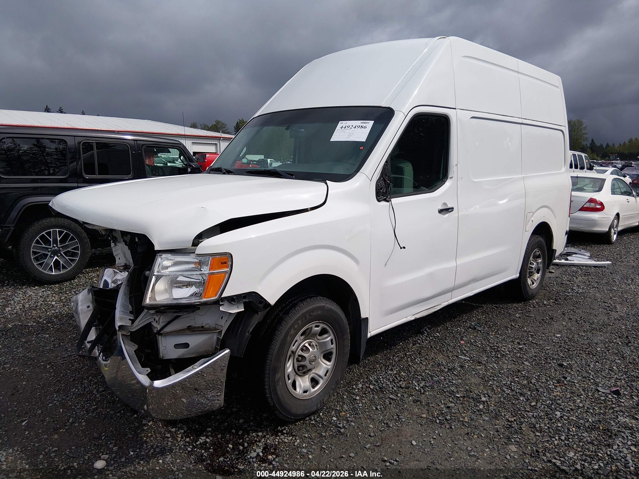 NISSAN NV image 2
