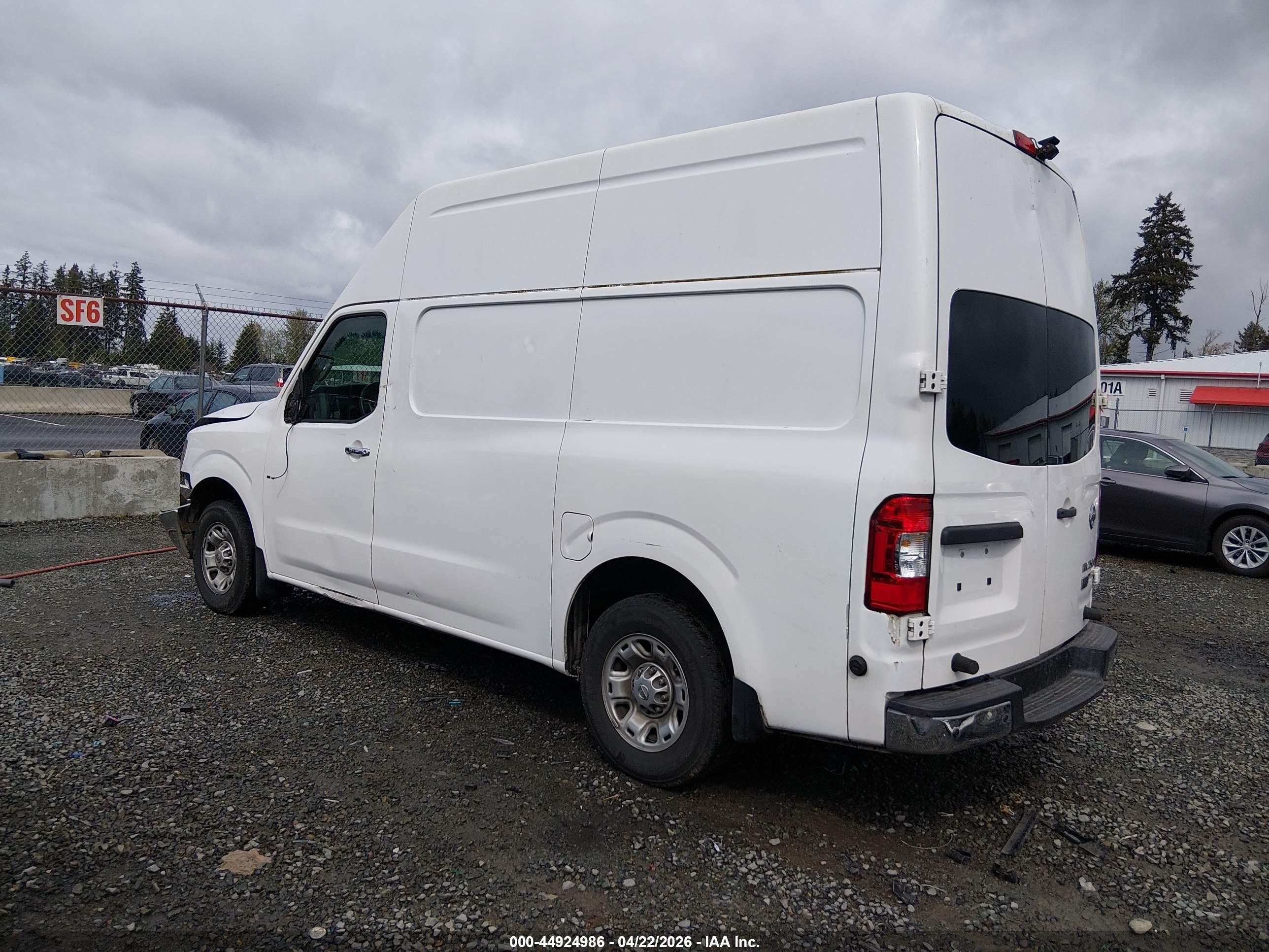 NISSAN NV image 3