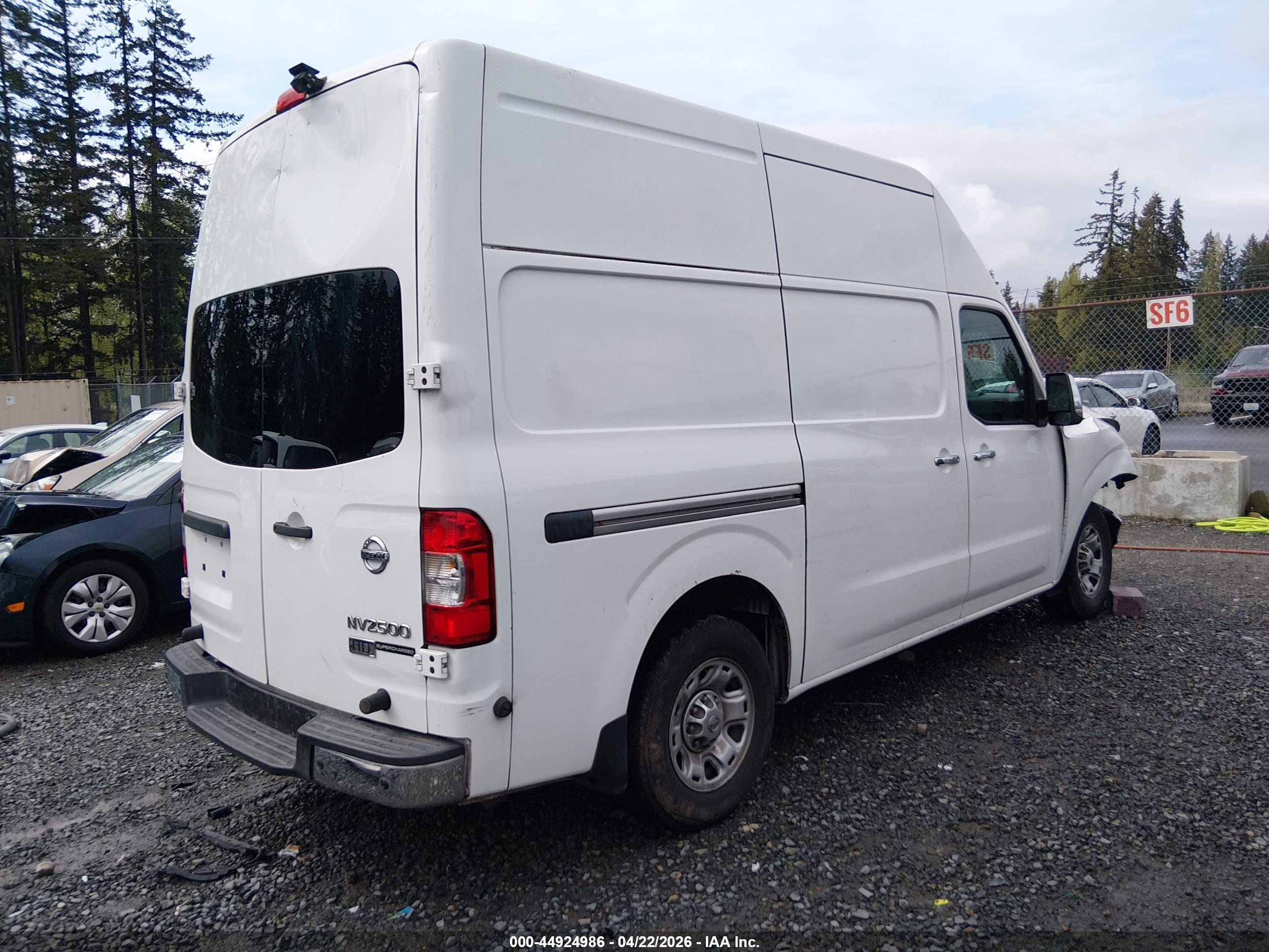 NISSAN NV image 4