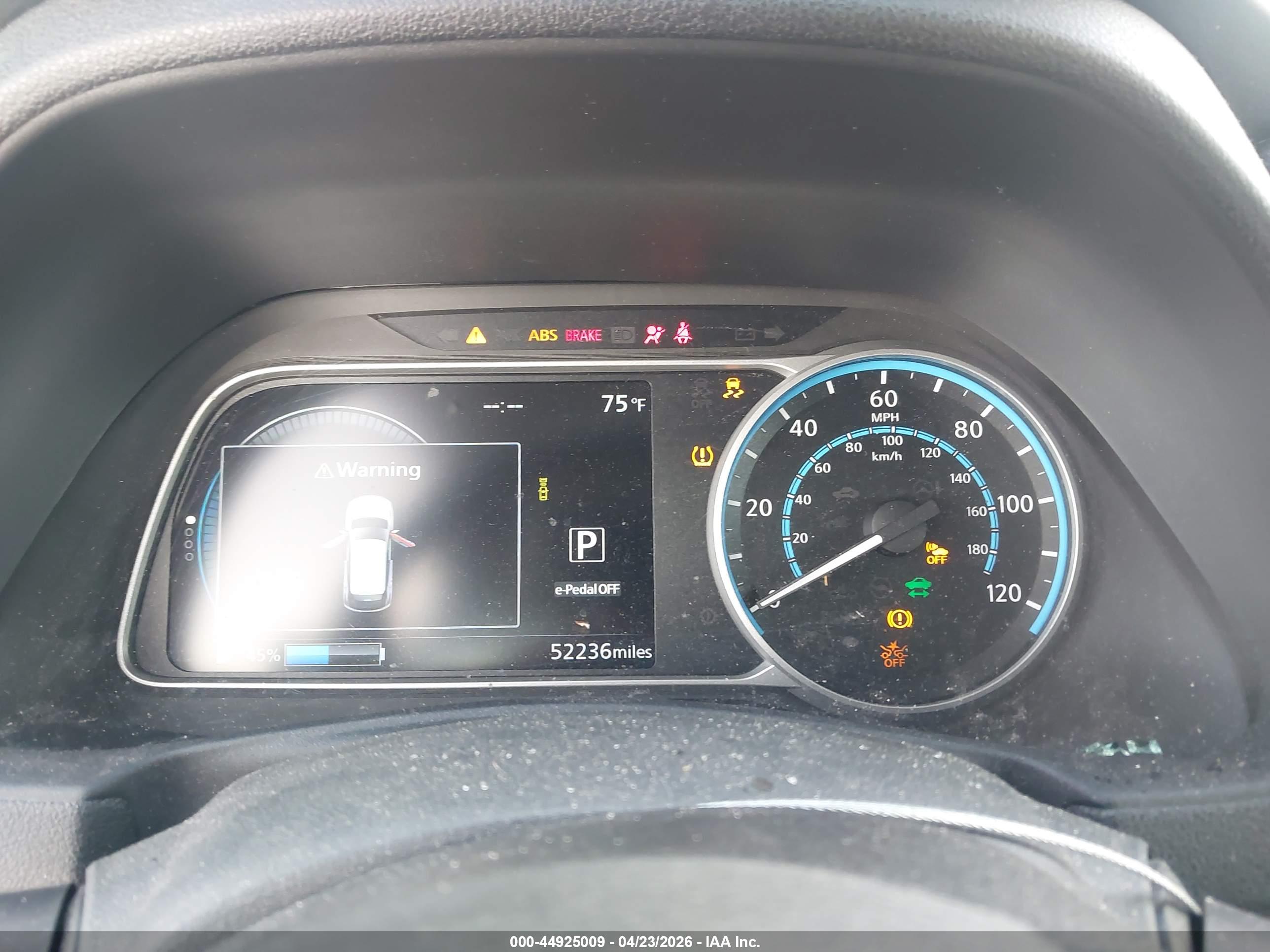 NISSAN LEAF image 7