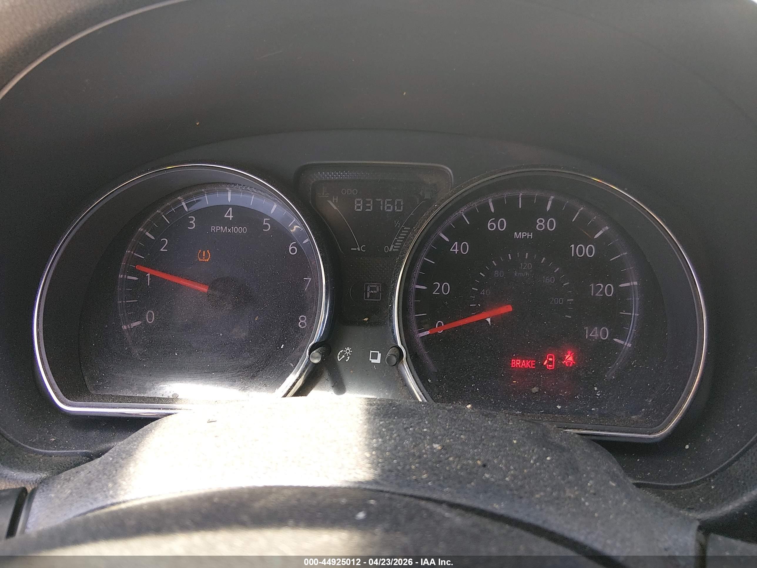 NISSAN VERSA image 7