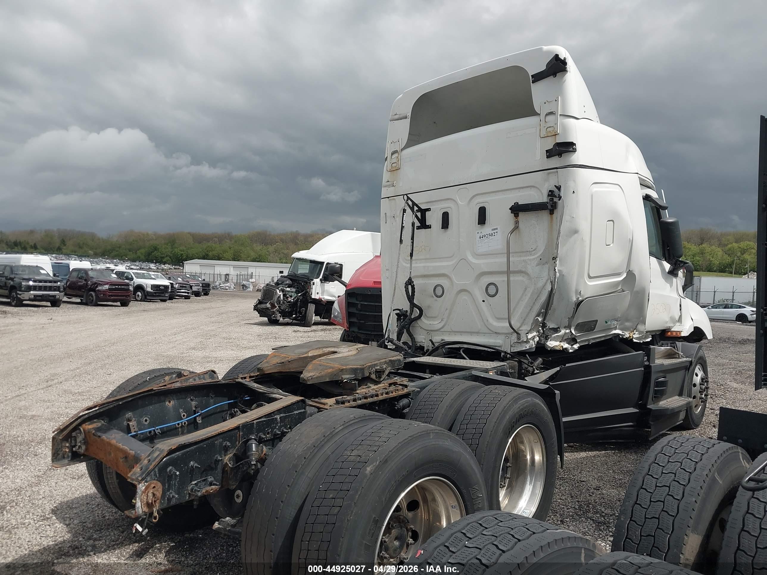 FREIGHTLINER NEW image 4