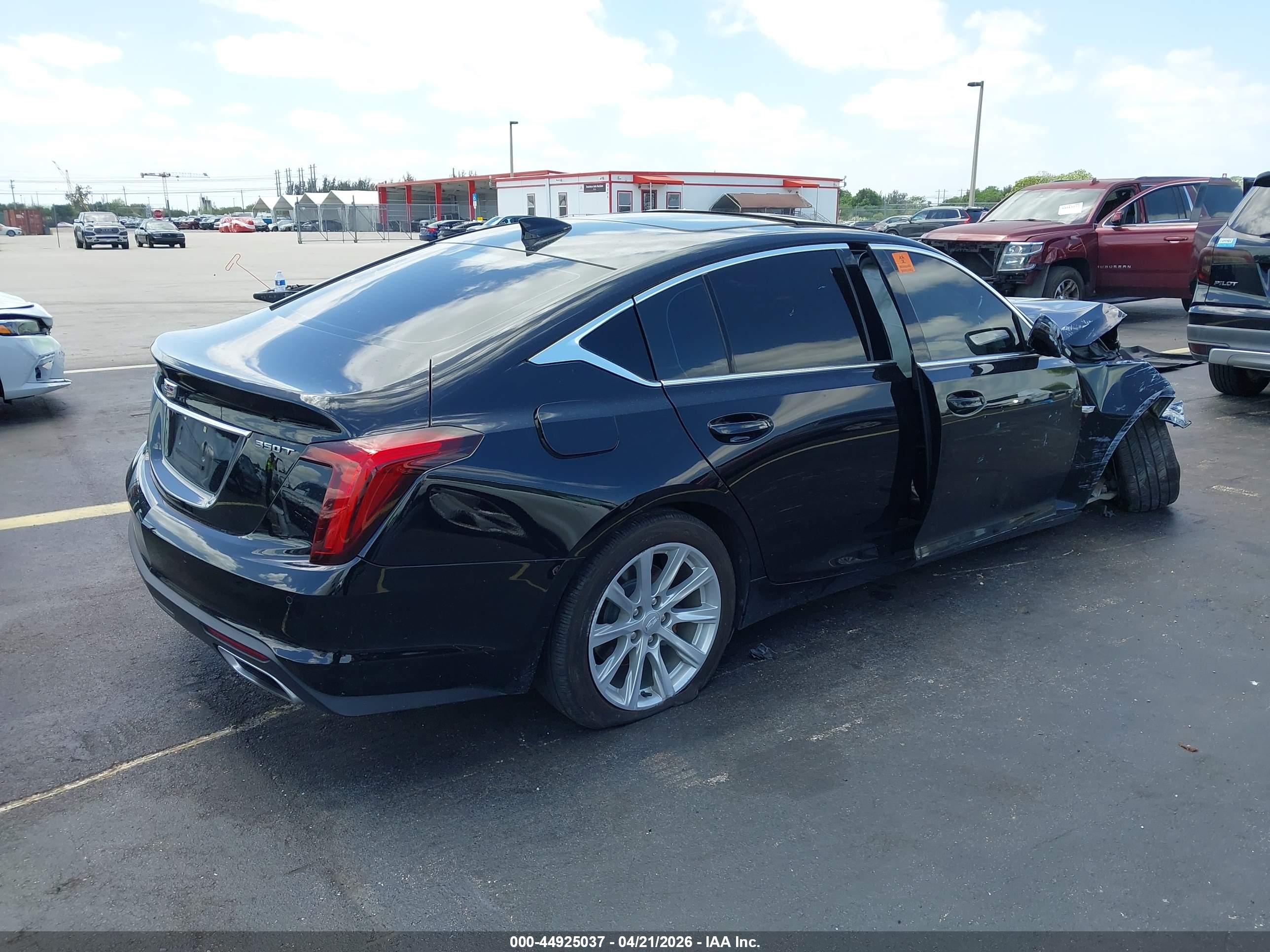 CADILLAC CT5 image 4