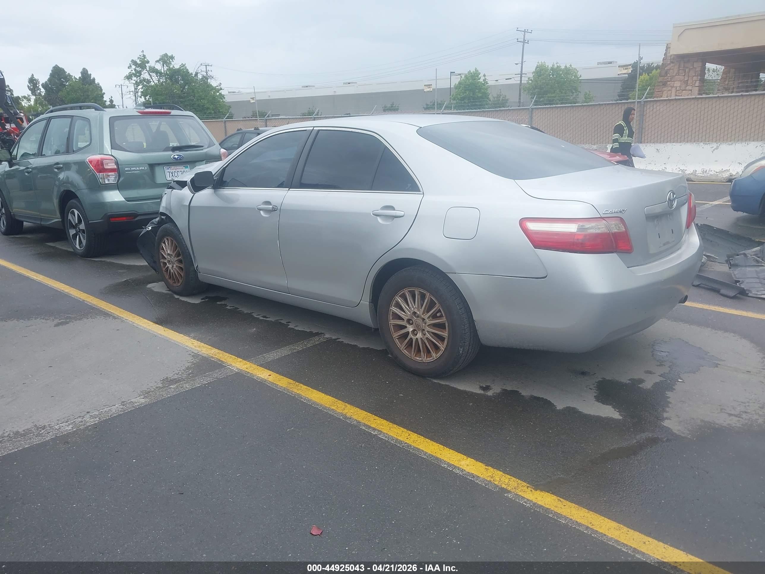 TOYOTA CAMRY image 3