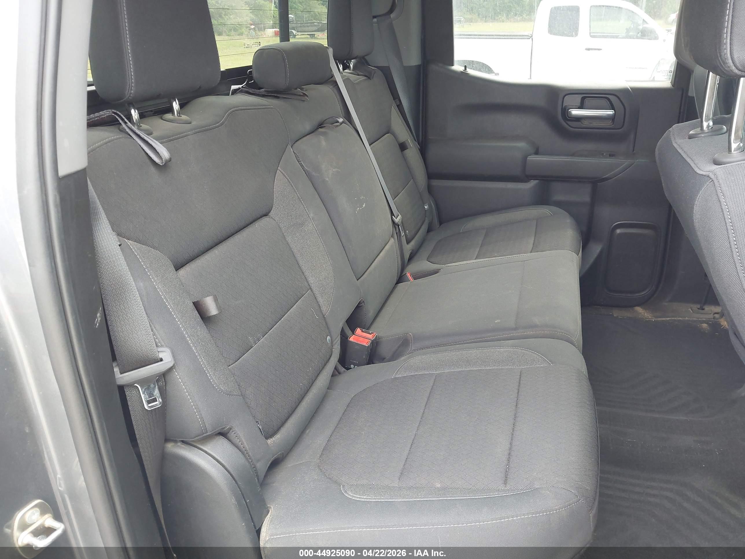 CHEVROLET SILVERADO image 8