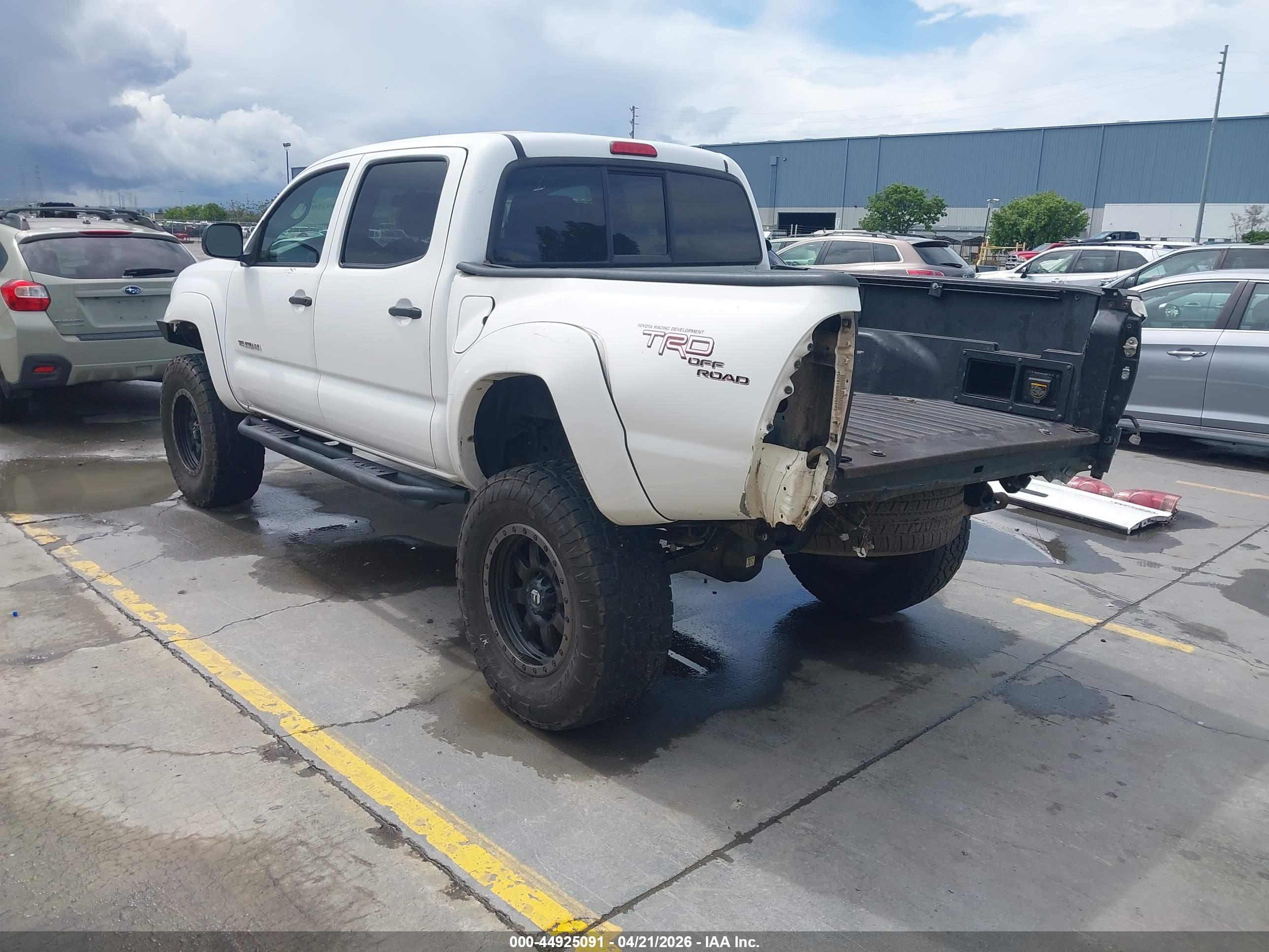 TOYOTA TACOMA image 3