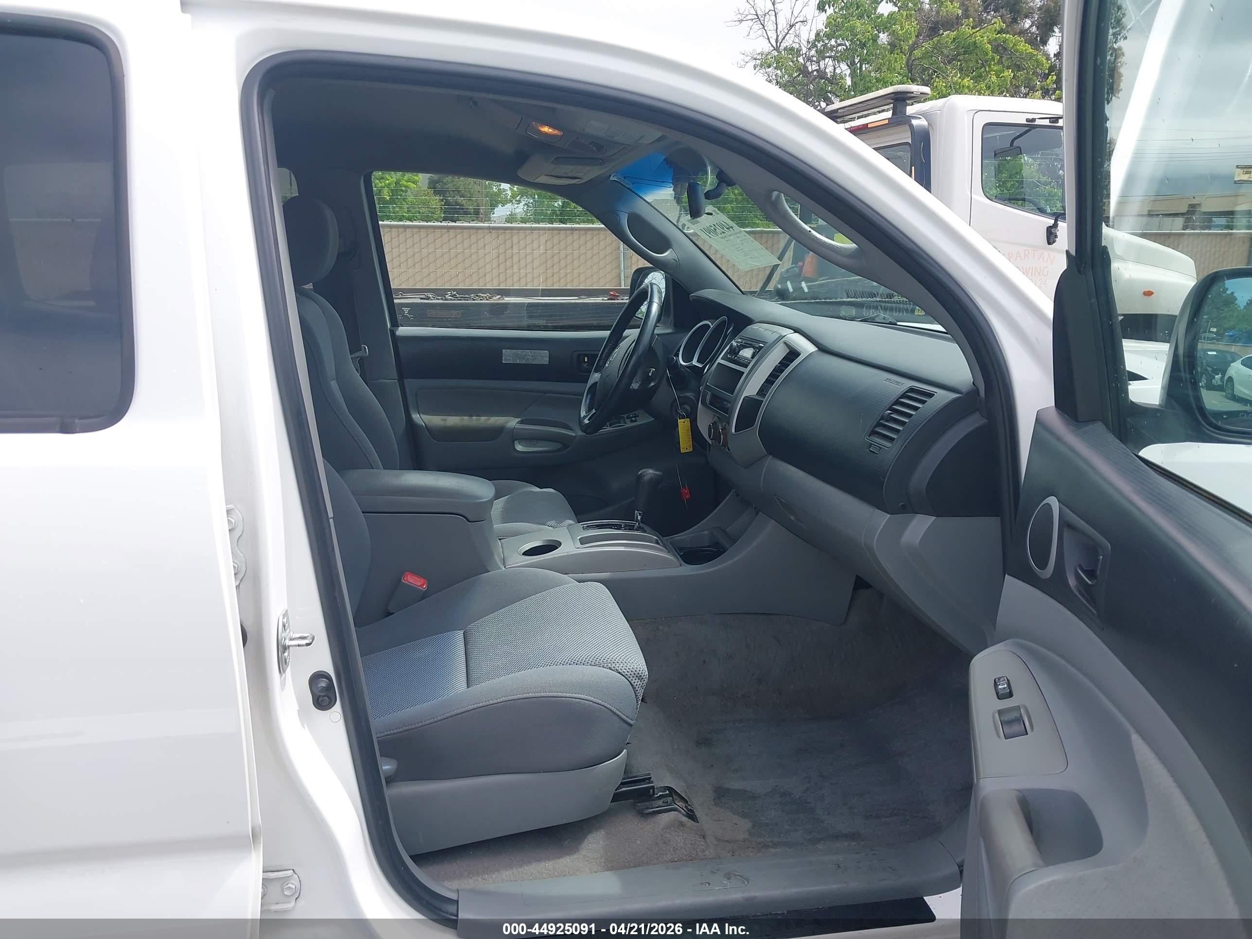 TOYOTA TACOMA image 5