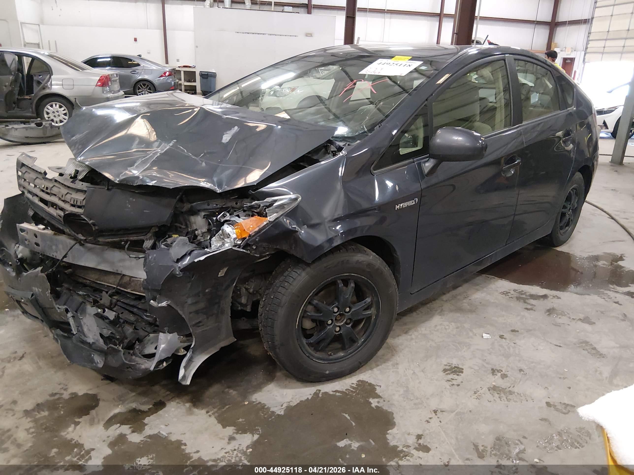 TOYOTA PRIUS image 2