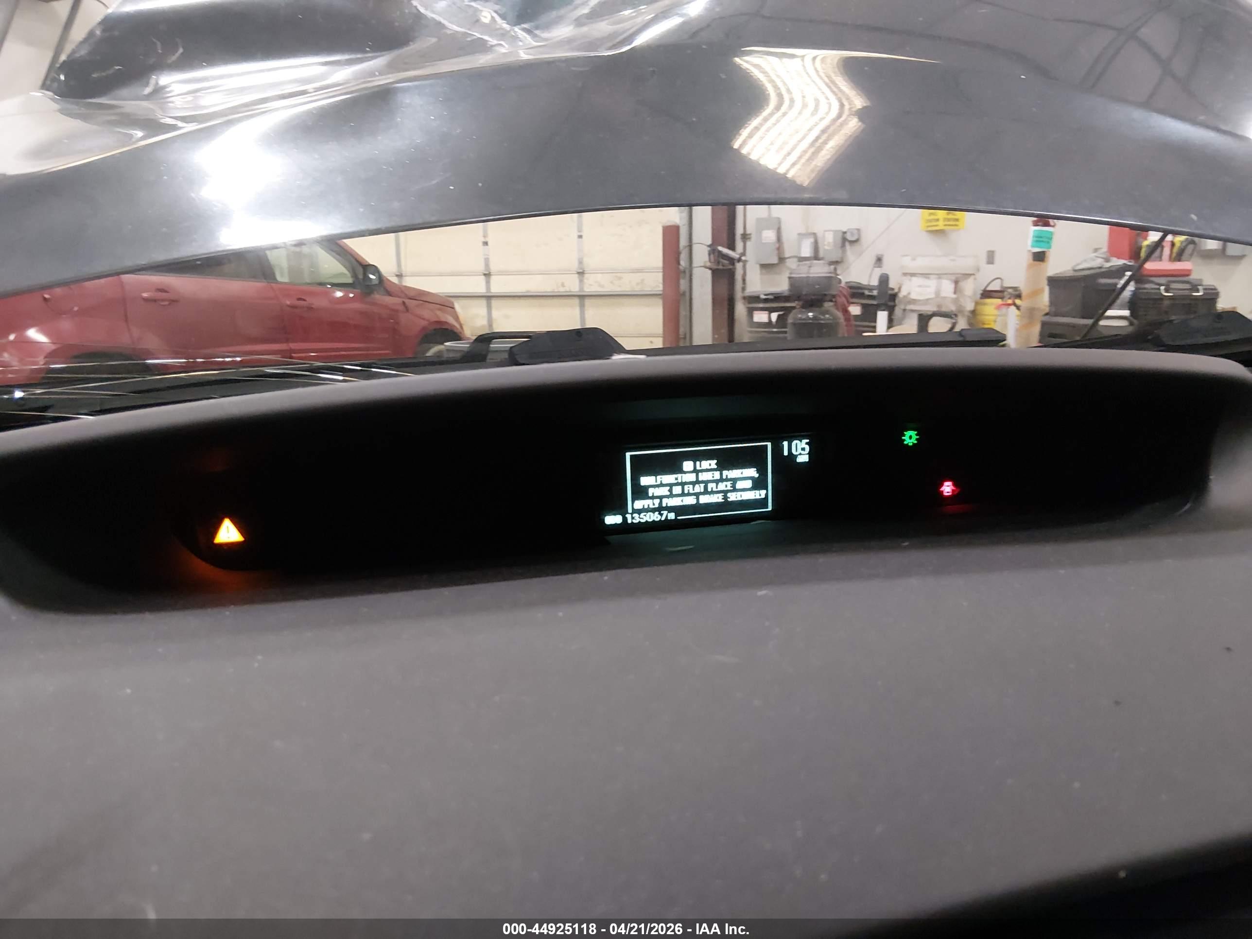 TOYOTA PRIUS image 7