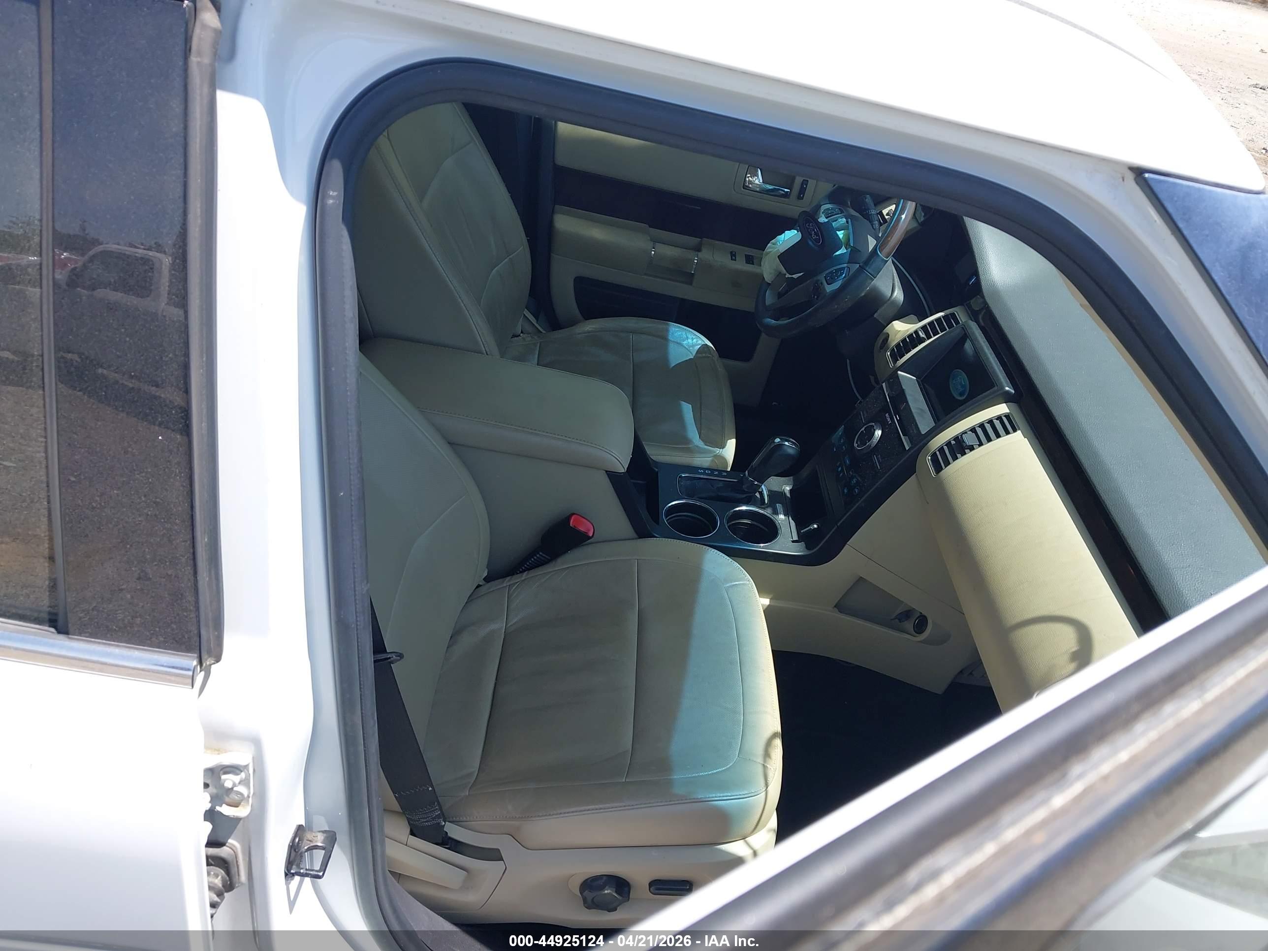 FORD FLEX image 5
