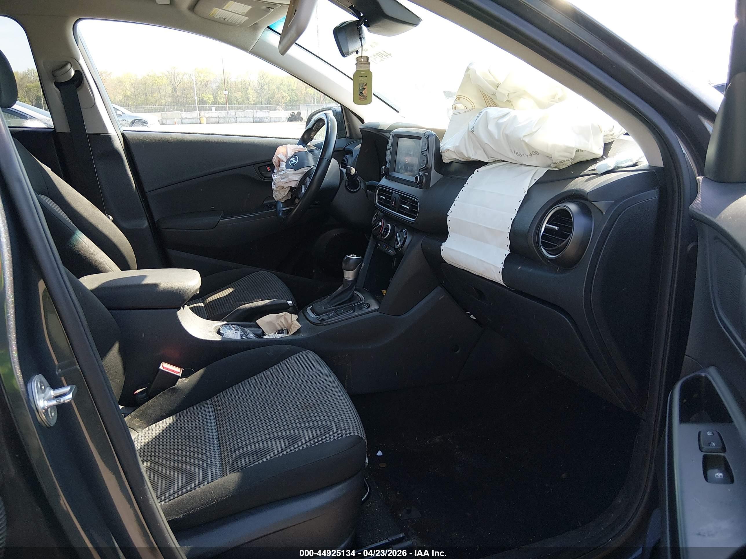 HYUNDAI KONA image 5