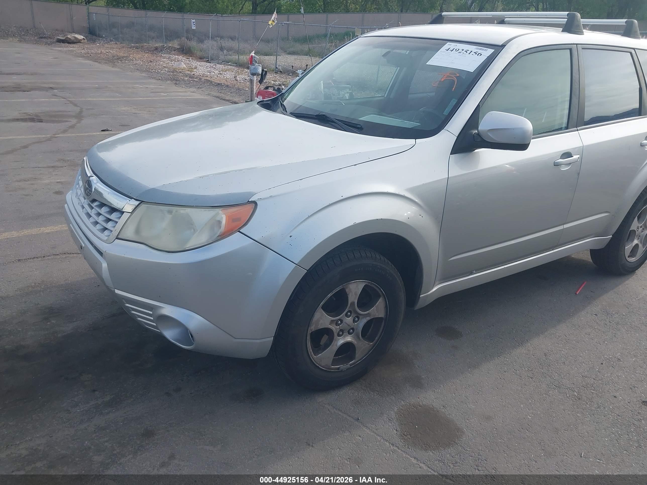 SUBARU FORESTER image 6
