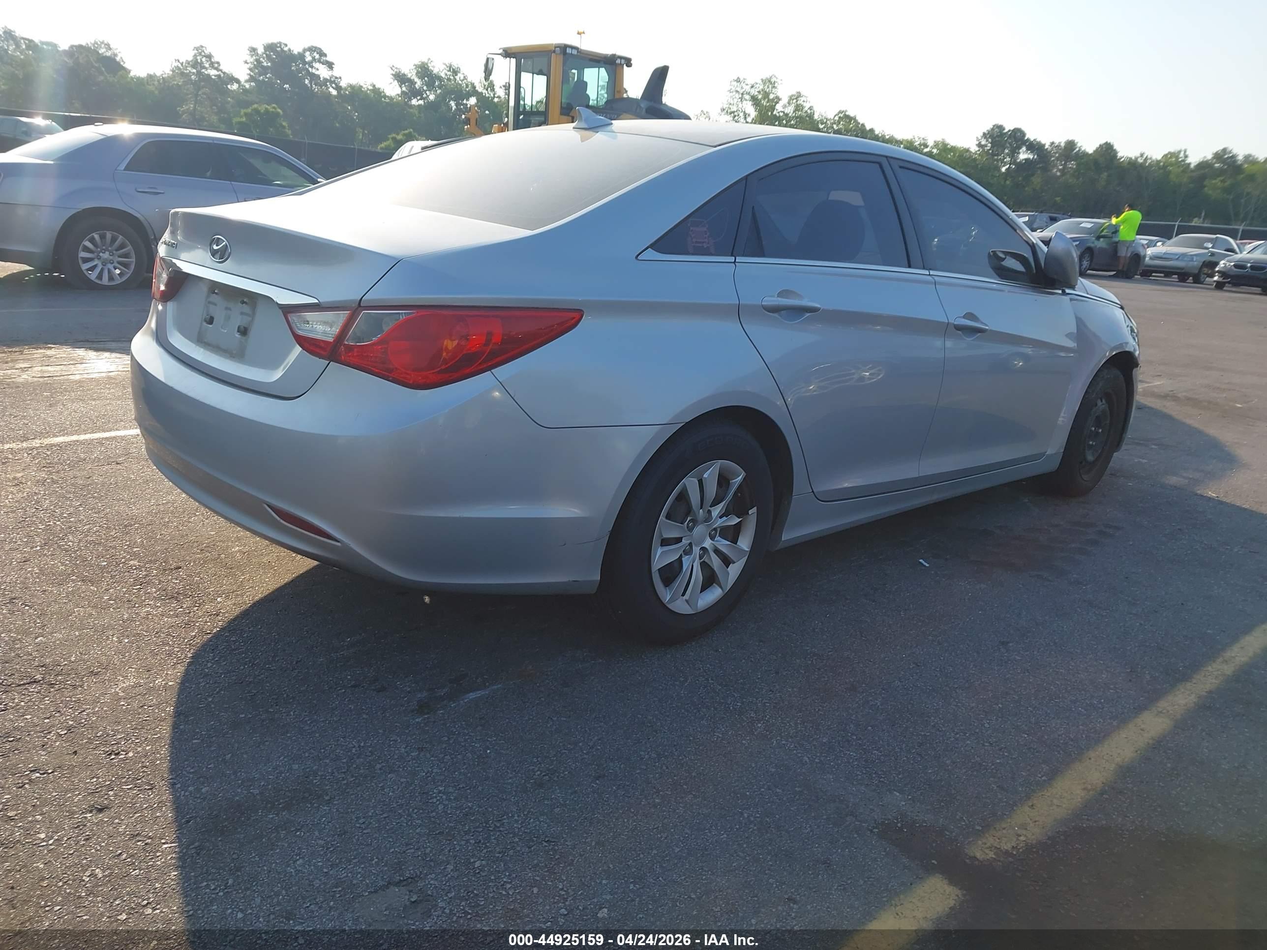 HYUNDAI SONATA image 4