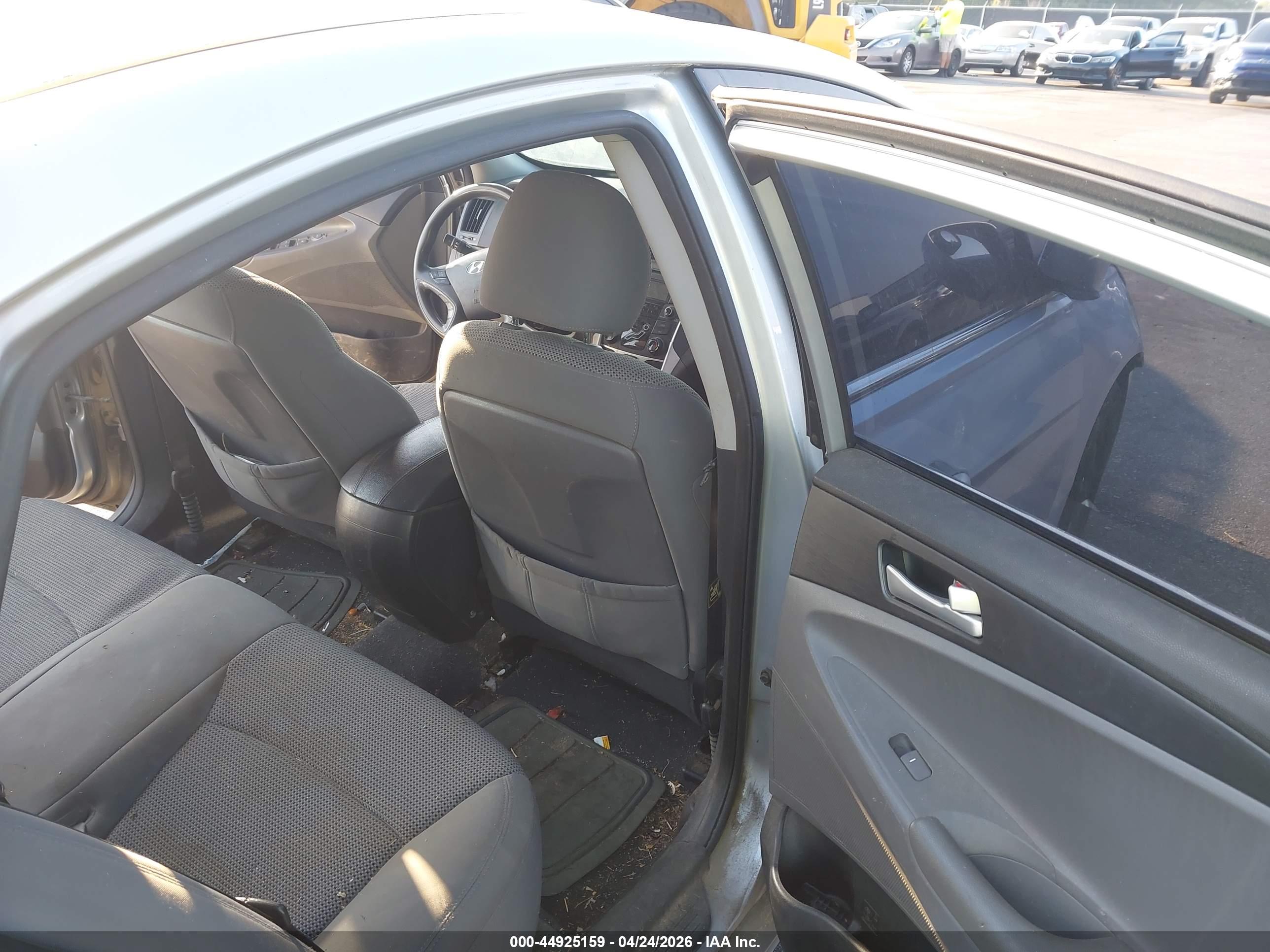 HYUNDAI SONATA image 8
