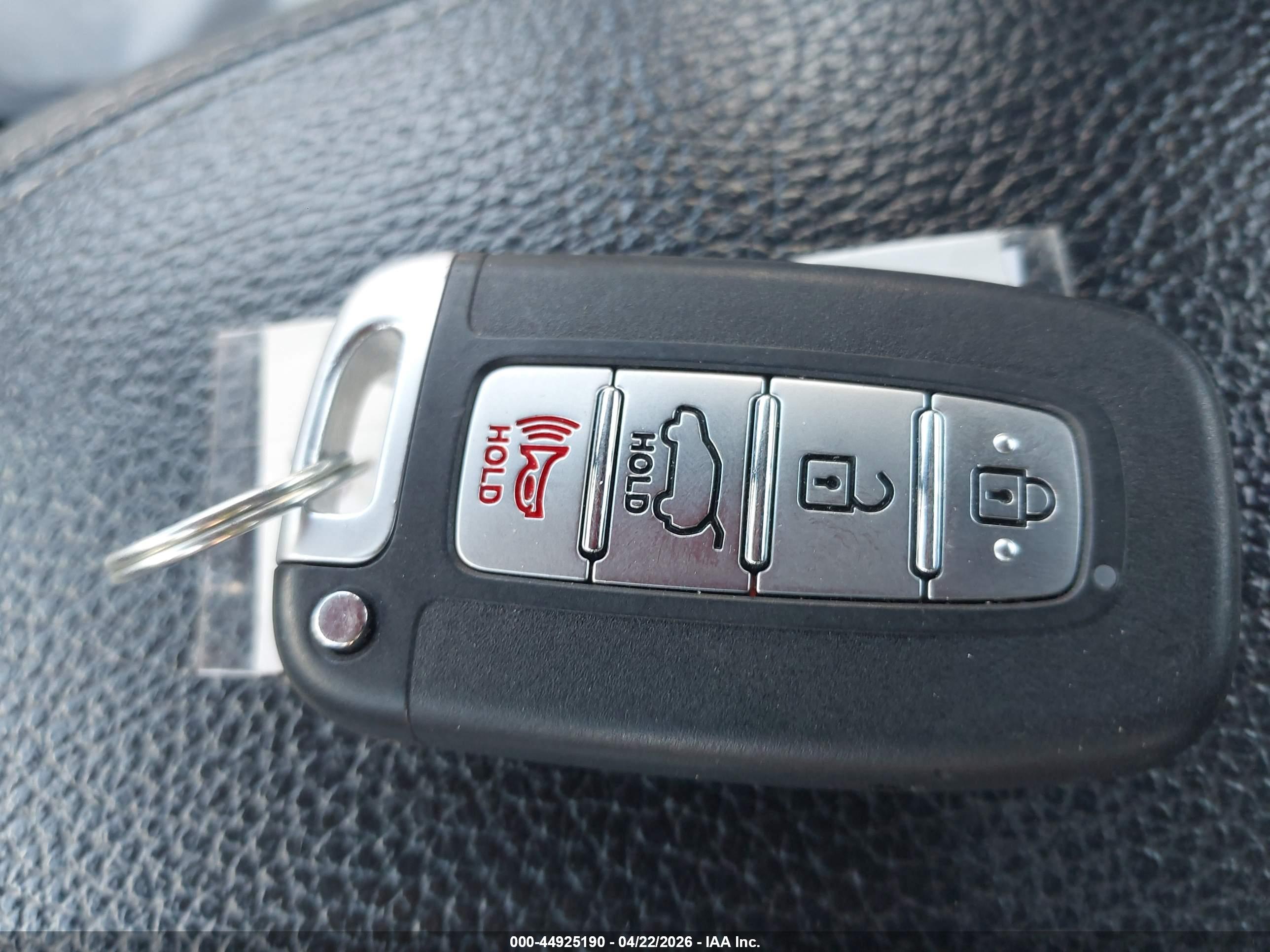 HYUNDAI VELOSTER image 11