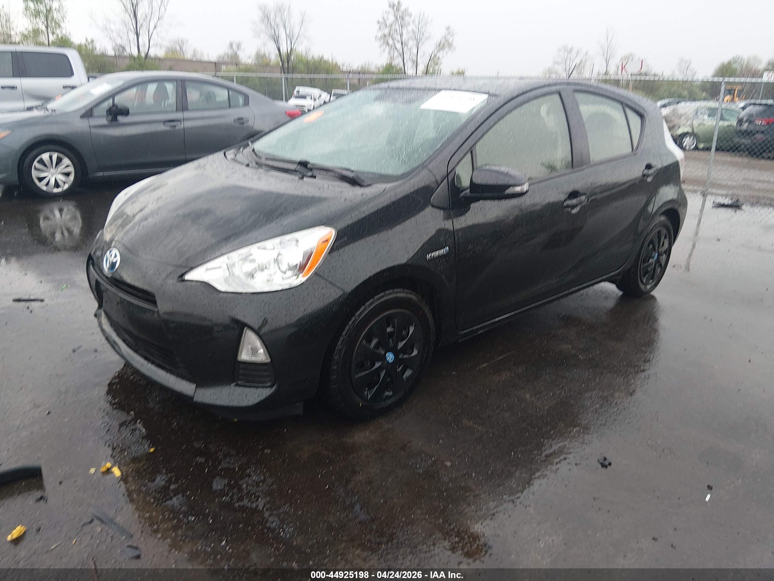 TOYOTA PRIUS image 2