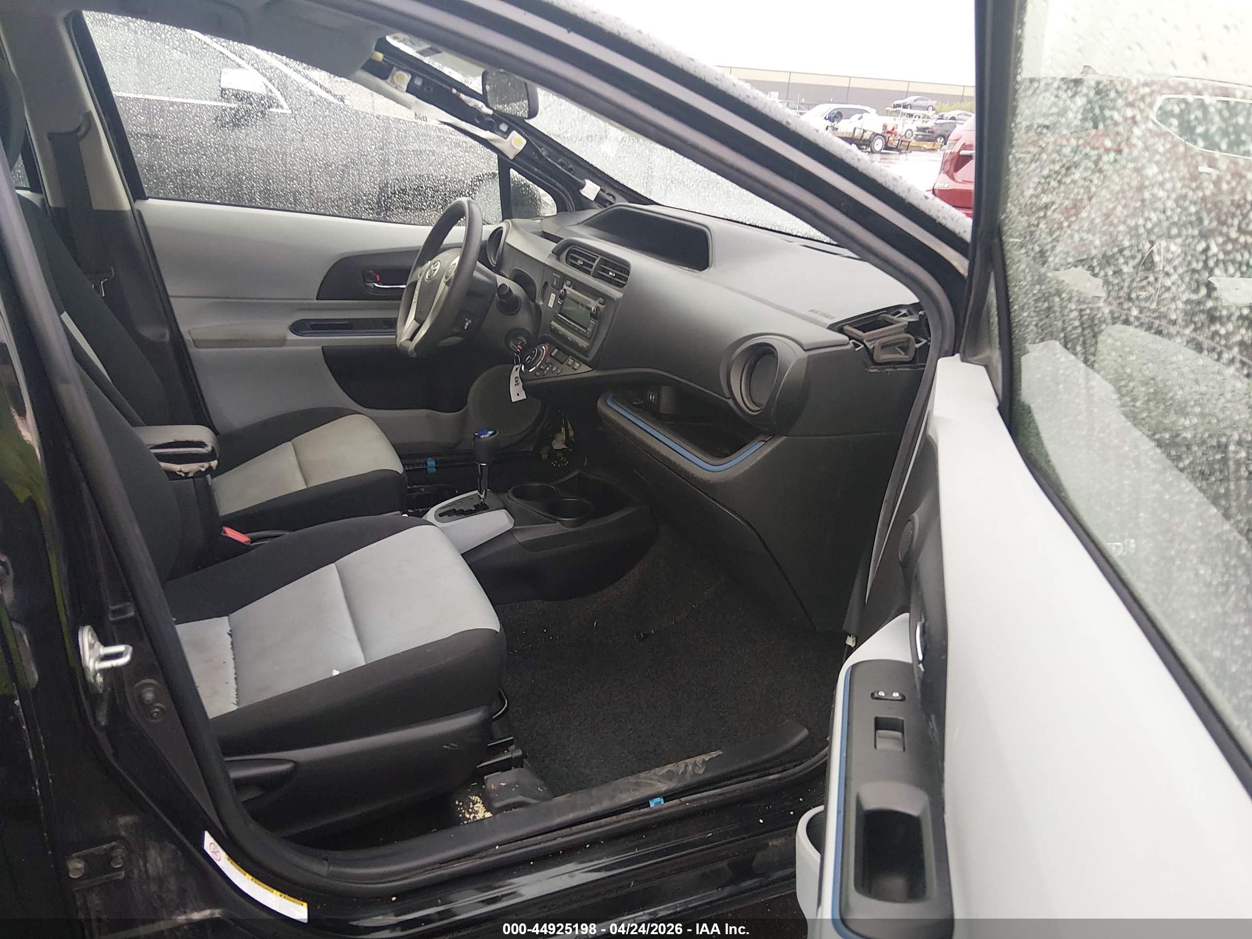 TOYOTA PRIUS image 5