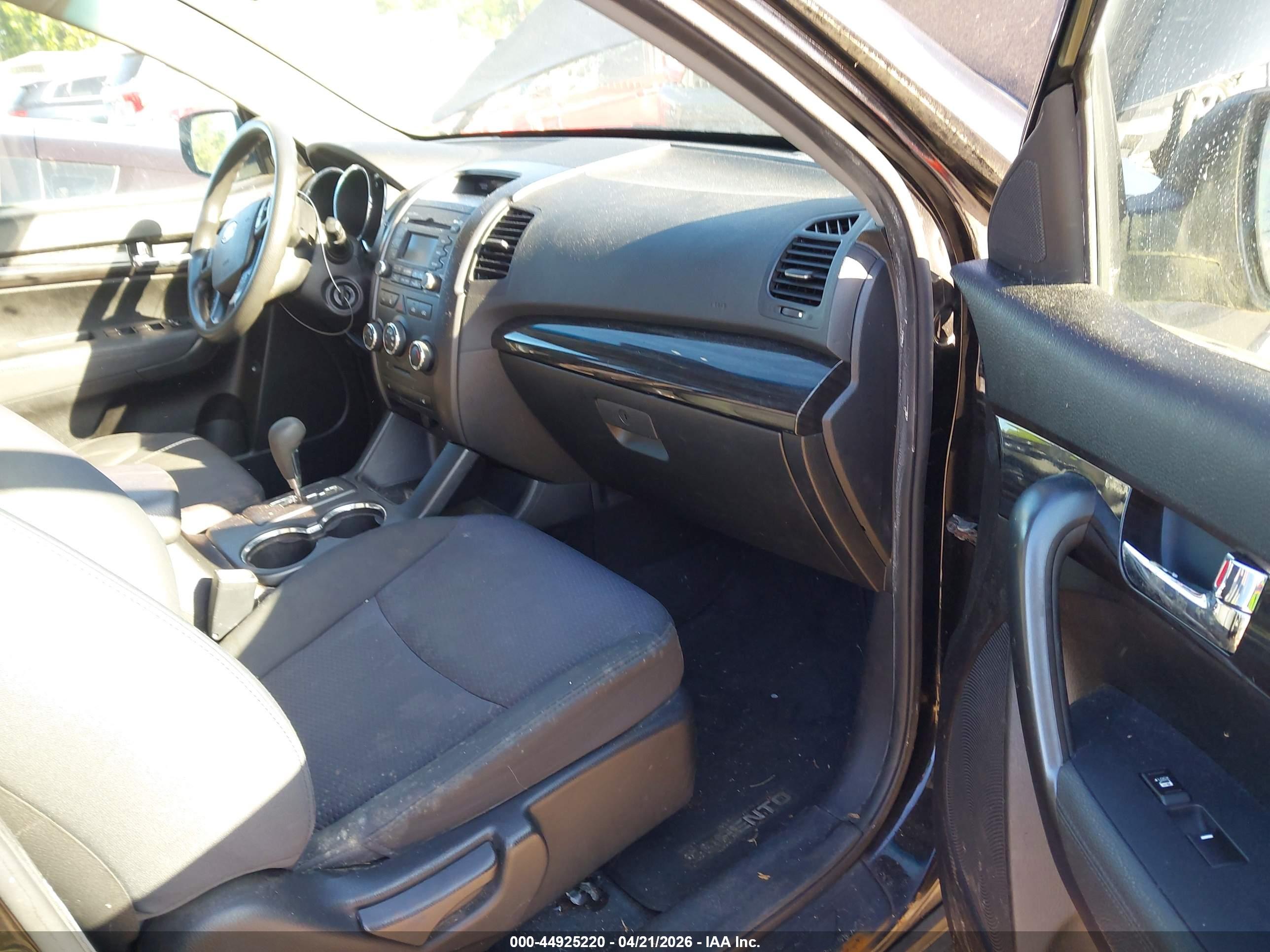 KIA SORENTO image 5