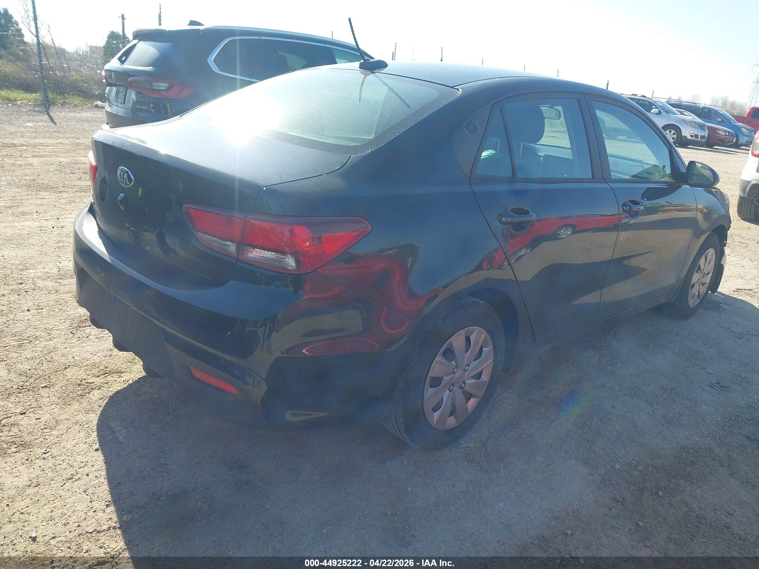 KIA RIO image 4