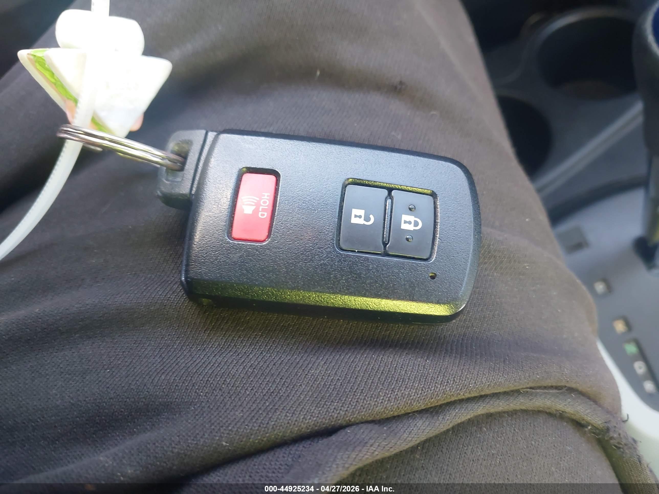 TOYOTA PRIUS image 11