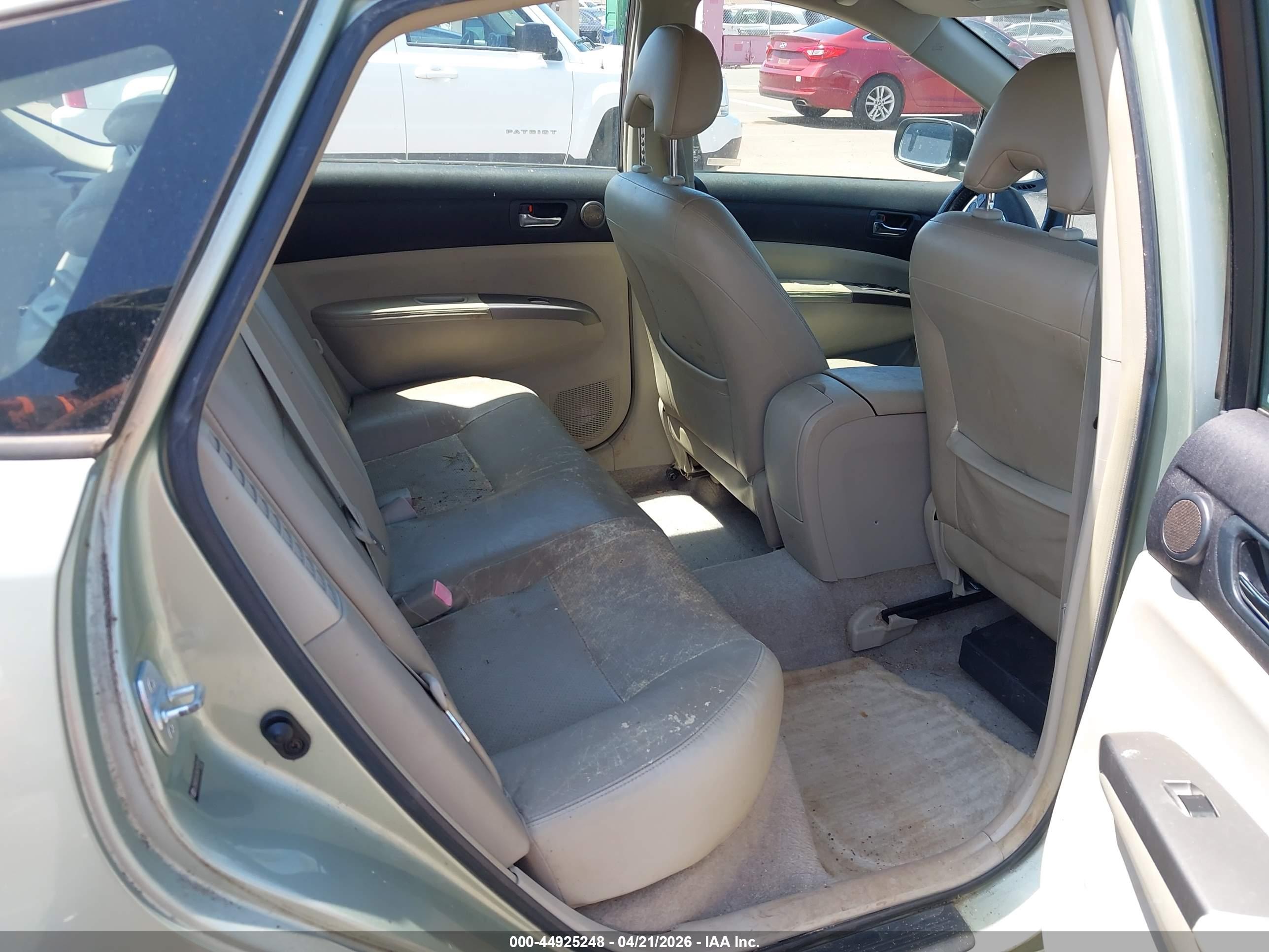 TOYOTA PRIUS image 8