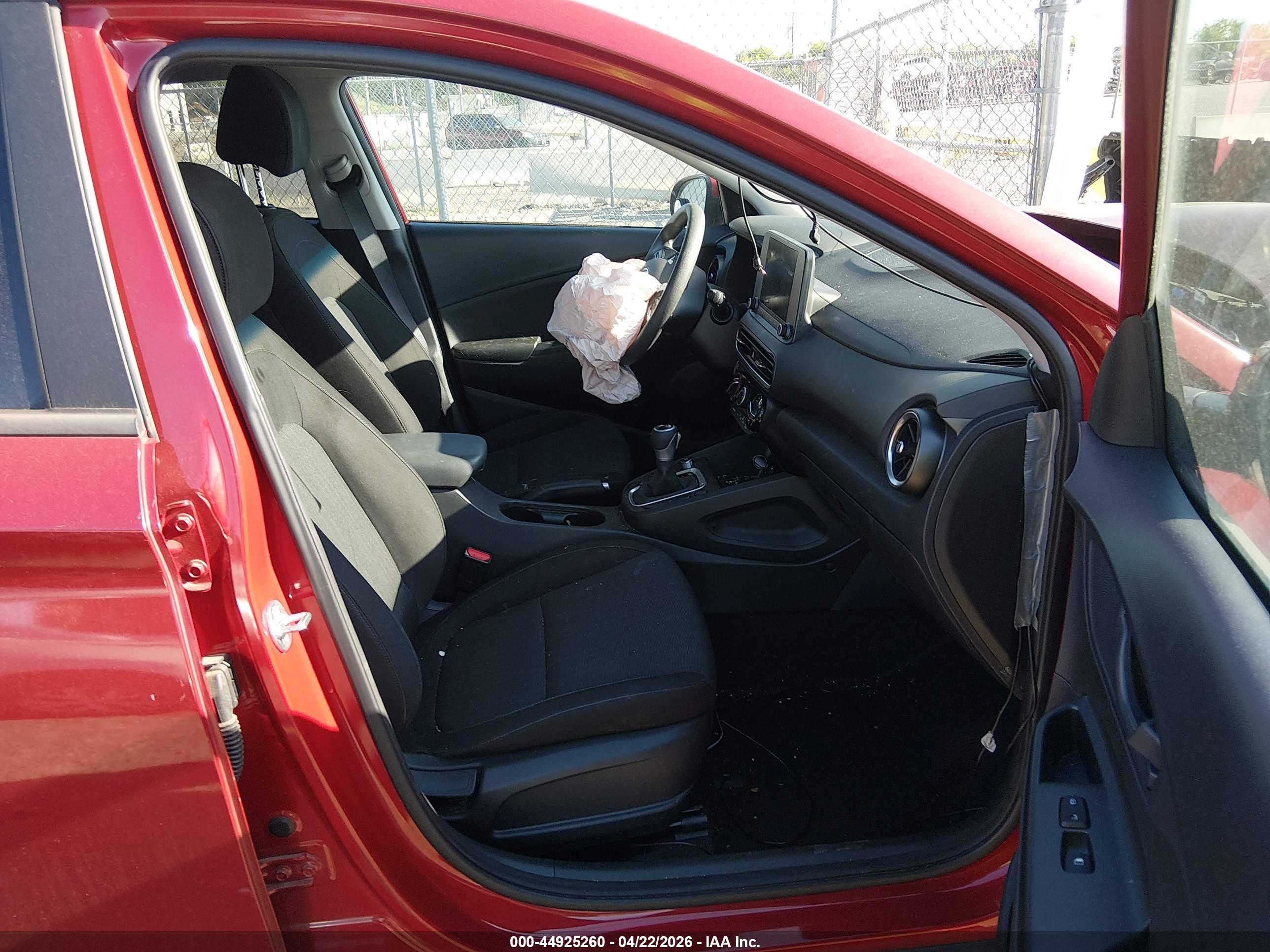 HYUNDAI KONA image 5