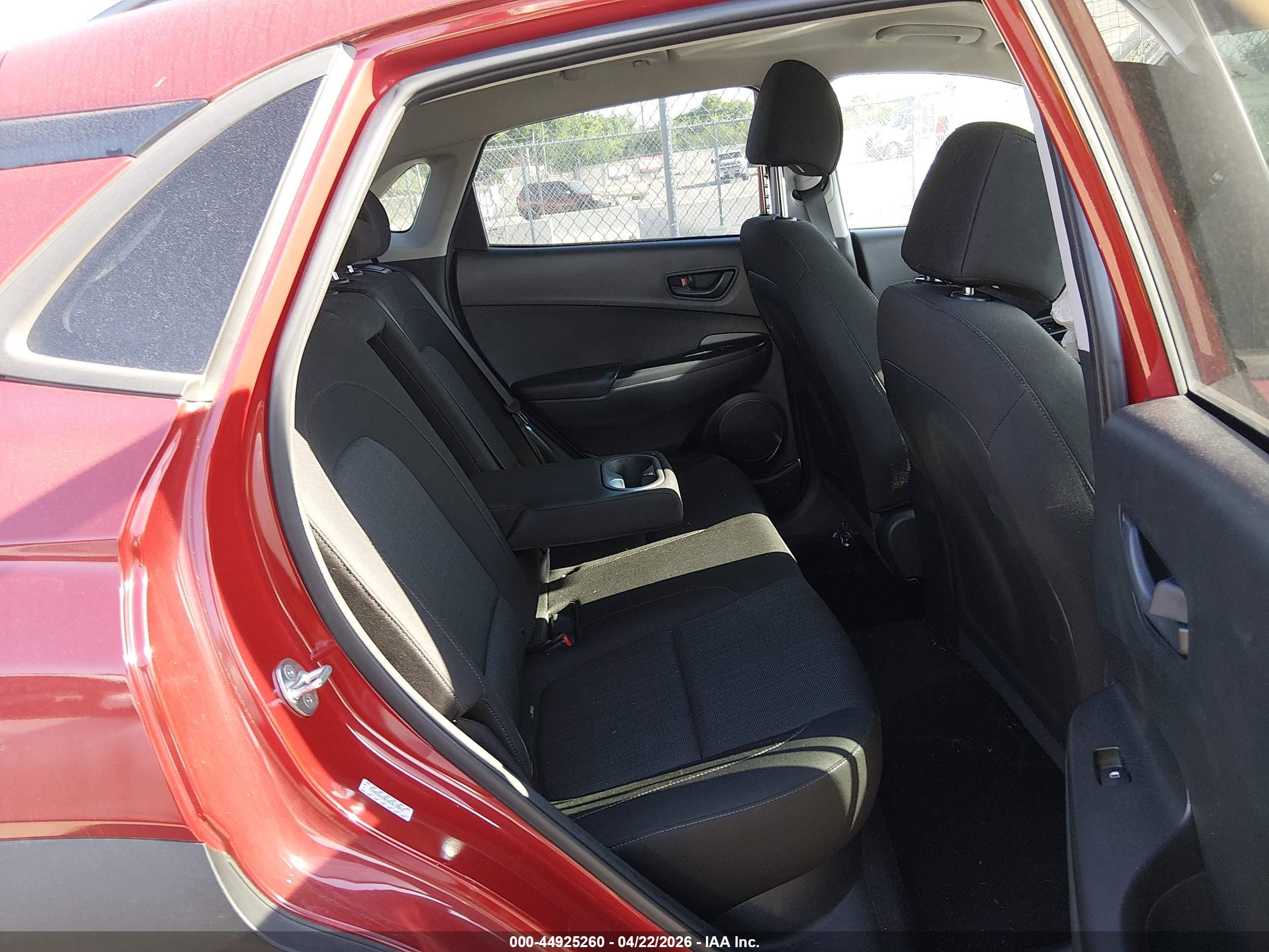 HYUNDAI KONA image 8