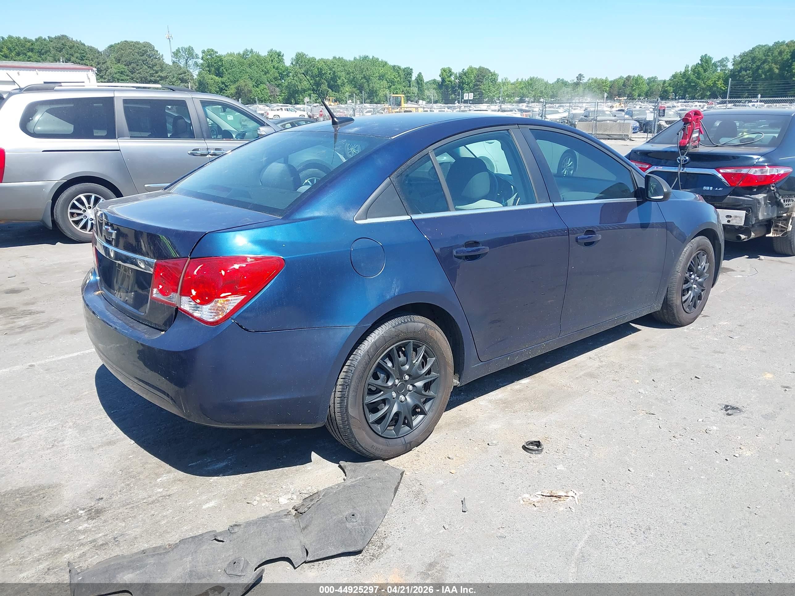 CHEVROLET CRUZE image 4