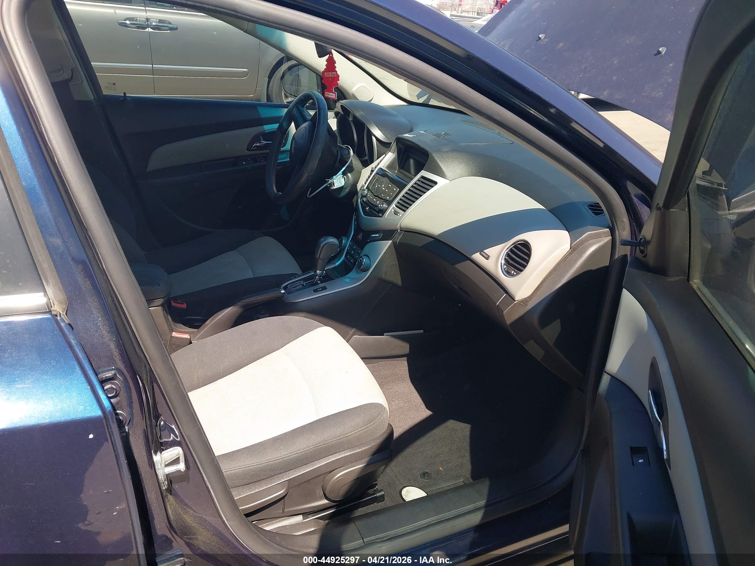 CHEVROLET CRUZE image 5